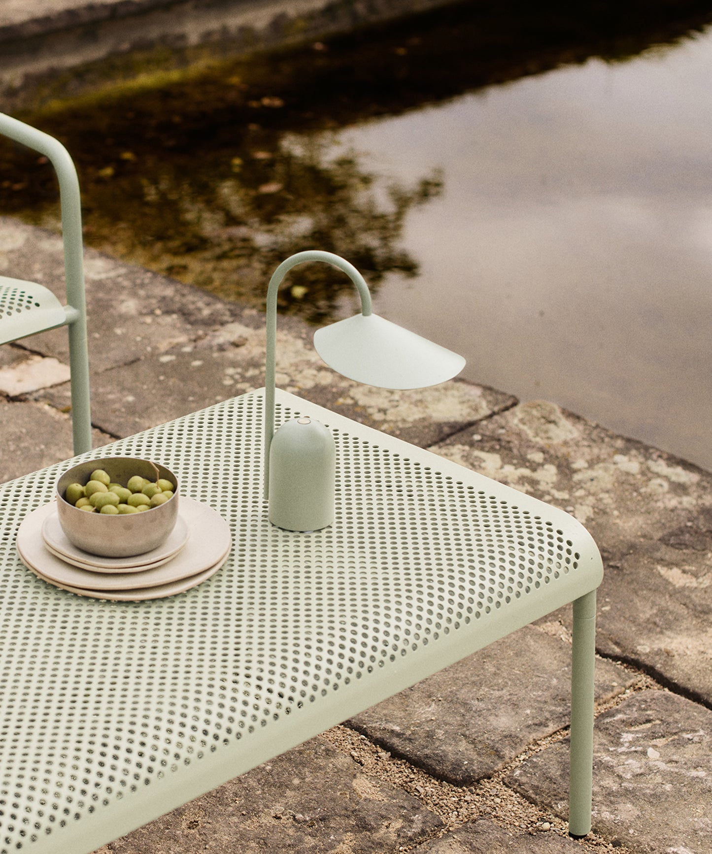 Arum Portable Lamp
