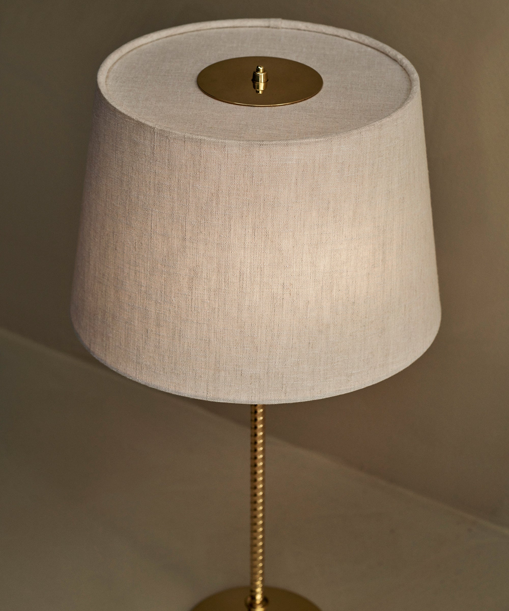 9205 Table Lamp