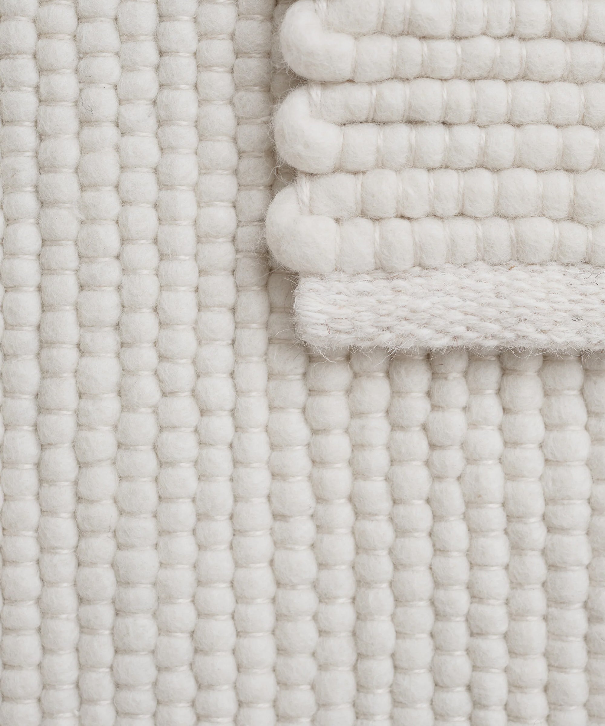 Agner Rug in White