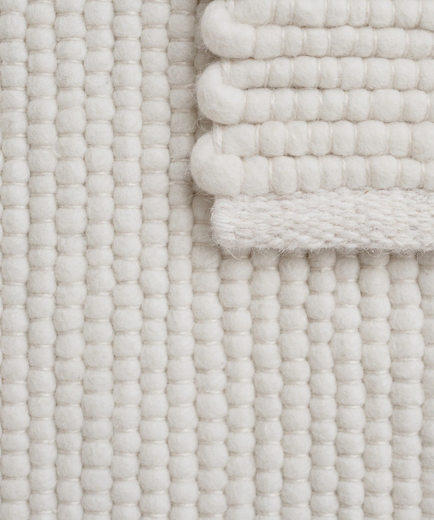 Agner Rug in White