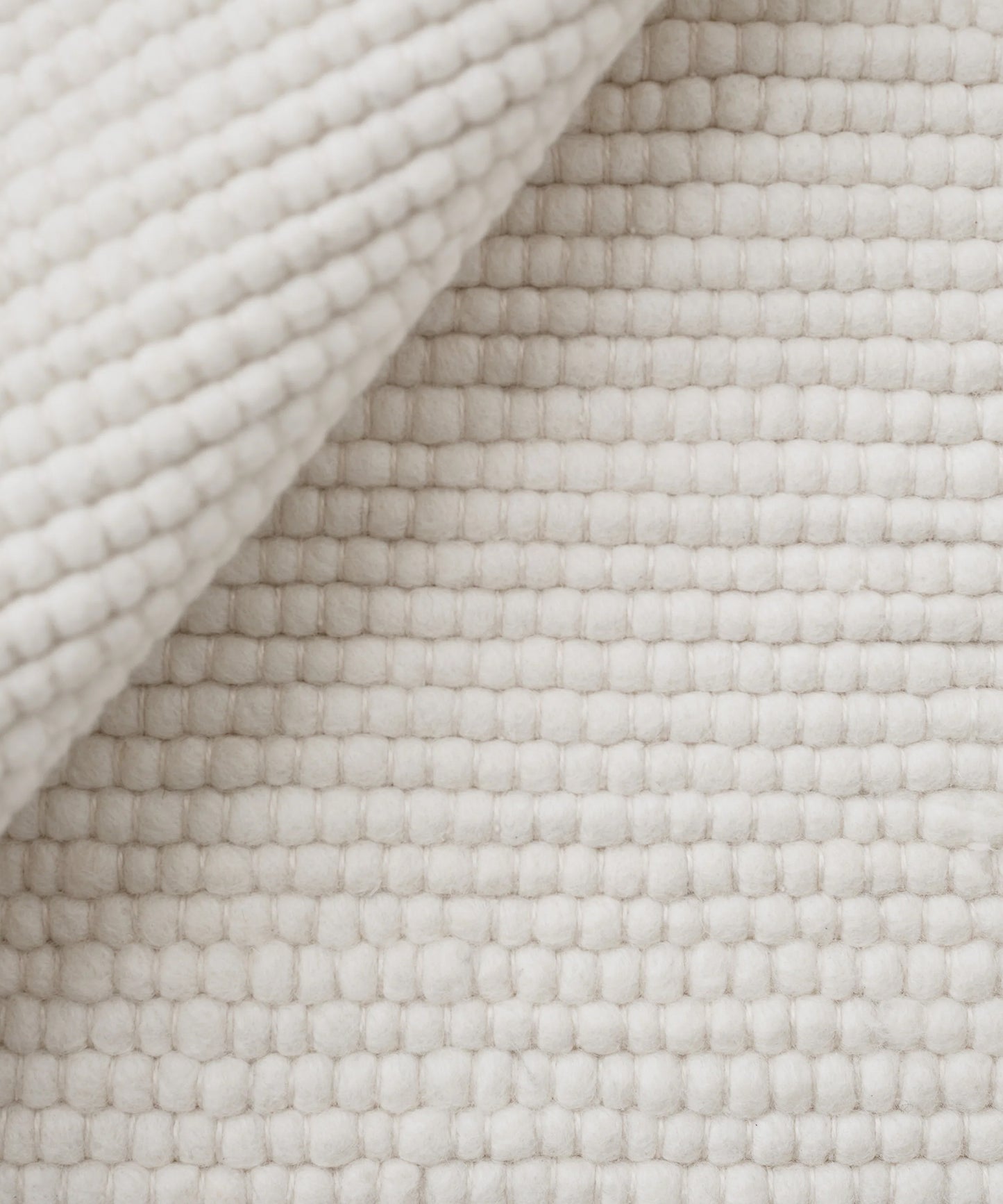 Agner Rug in White