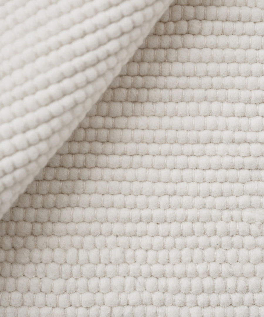 Agner Rug in White