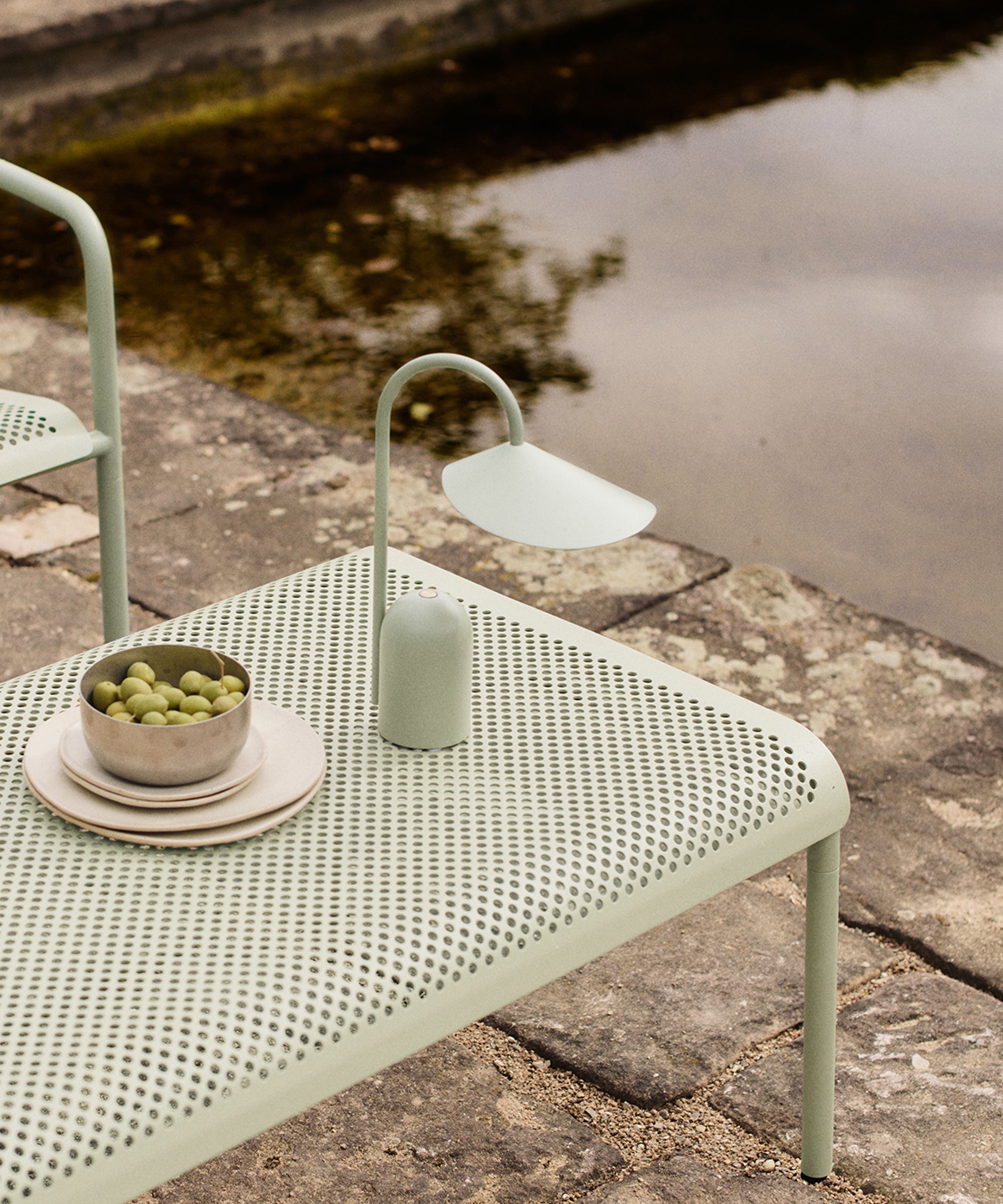 Arum Portable Lamp