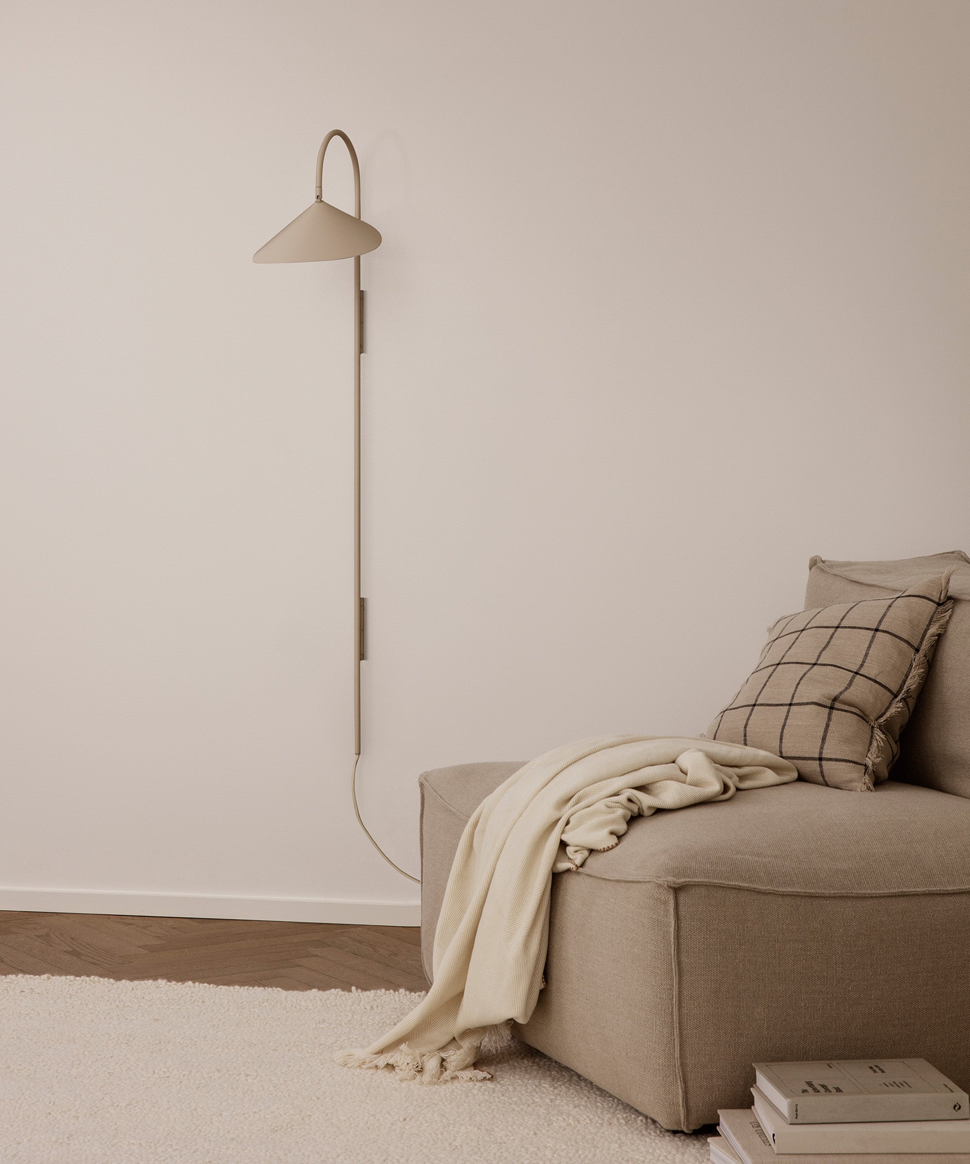 arum-swivel-wall-lamp-tall-02