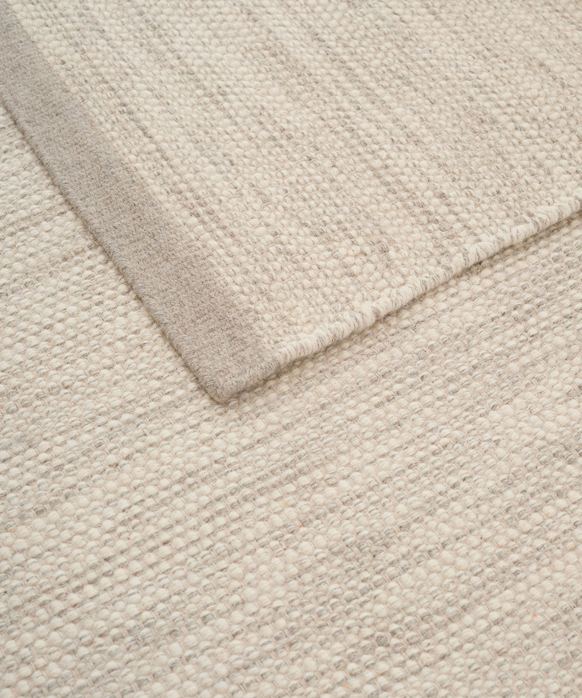 Asko Rug in Iron
