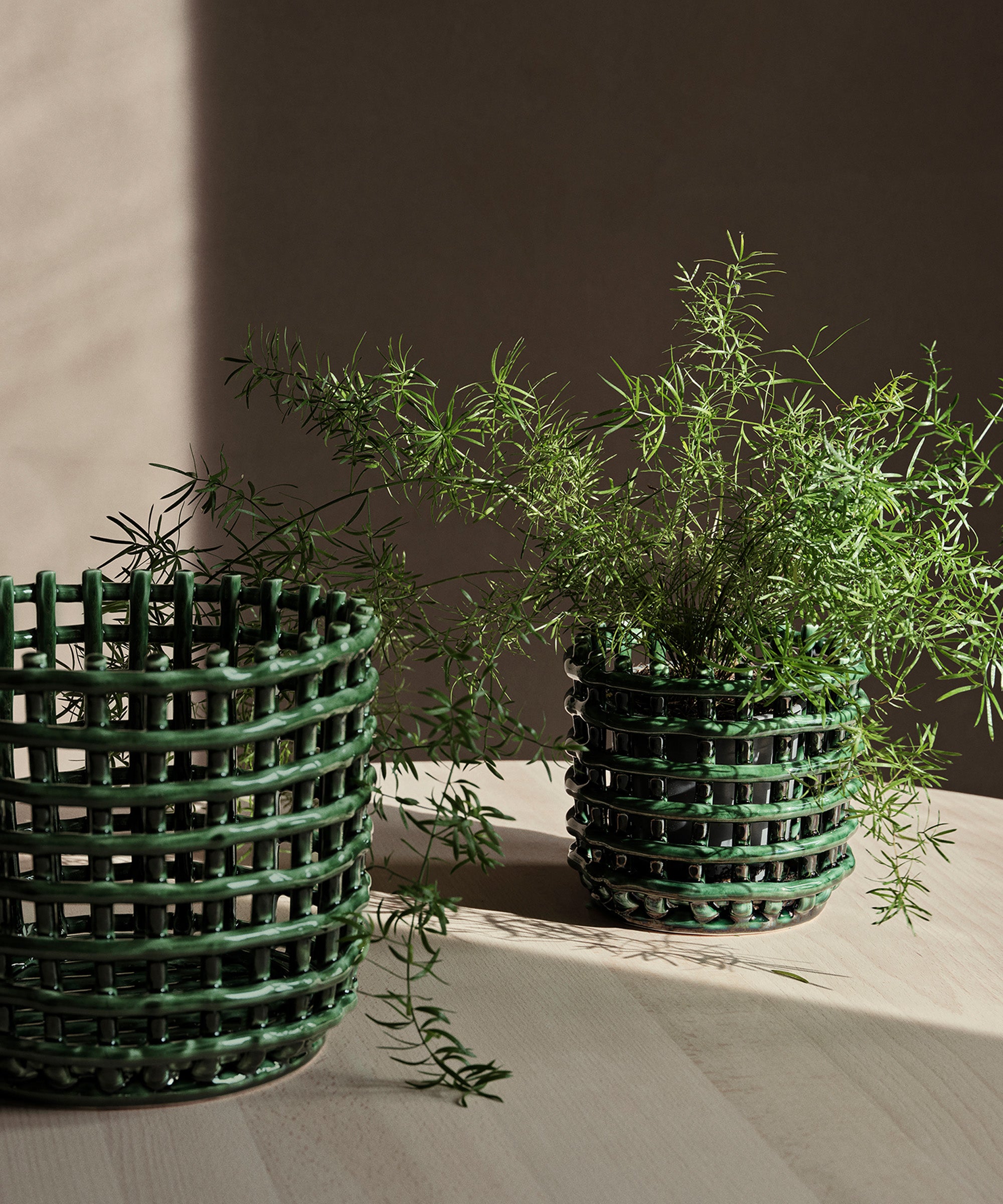 ceramic-basket-01_89076483-2e0e-491b-b96c-1481928a9aef