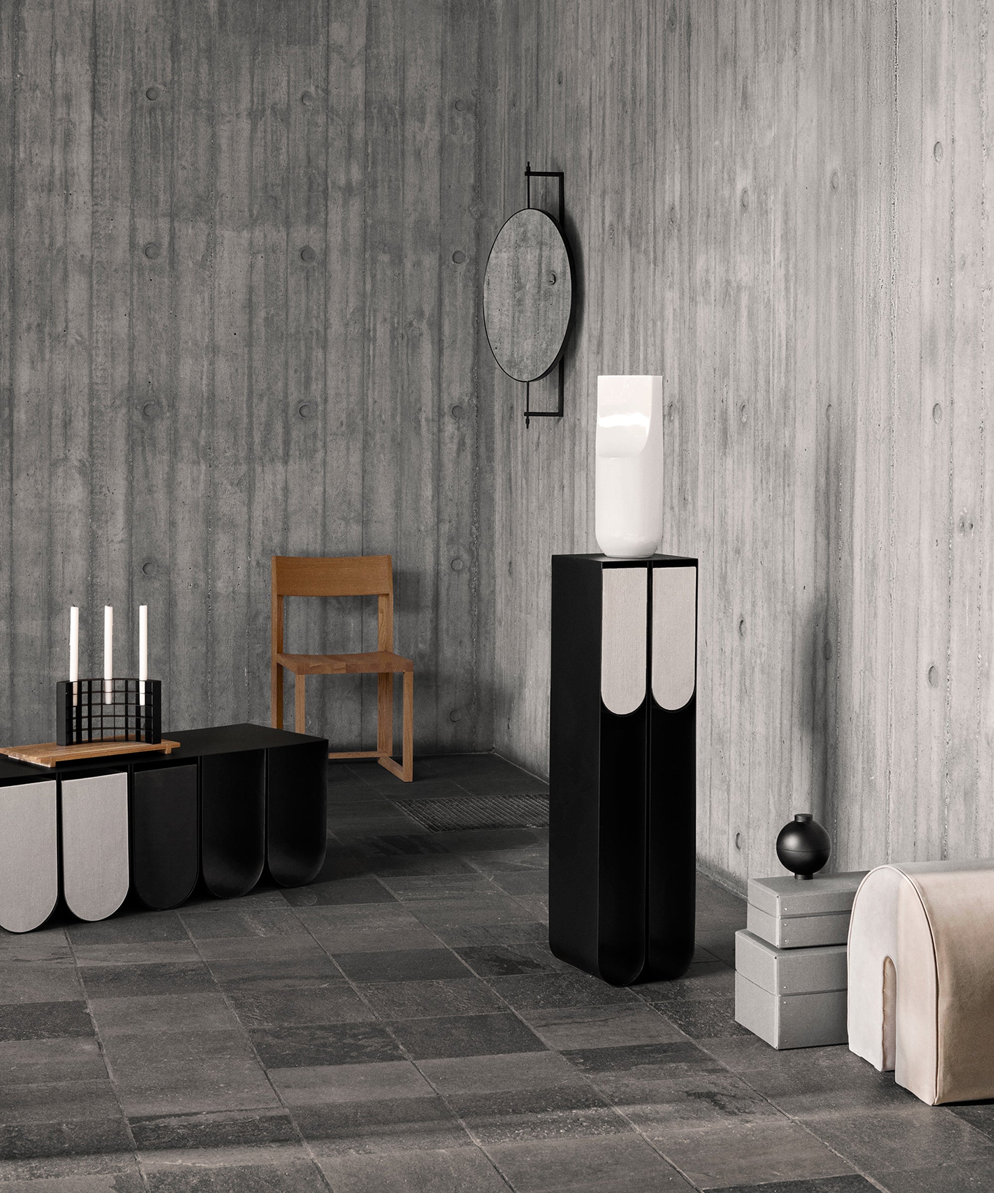 Curved Pedestal