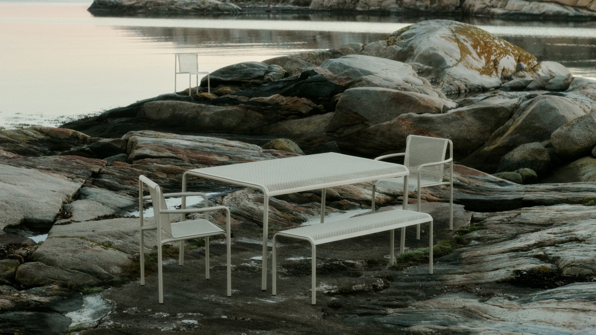 Dapple Bench