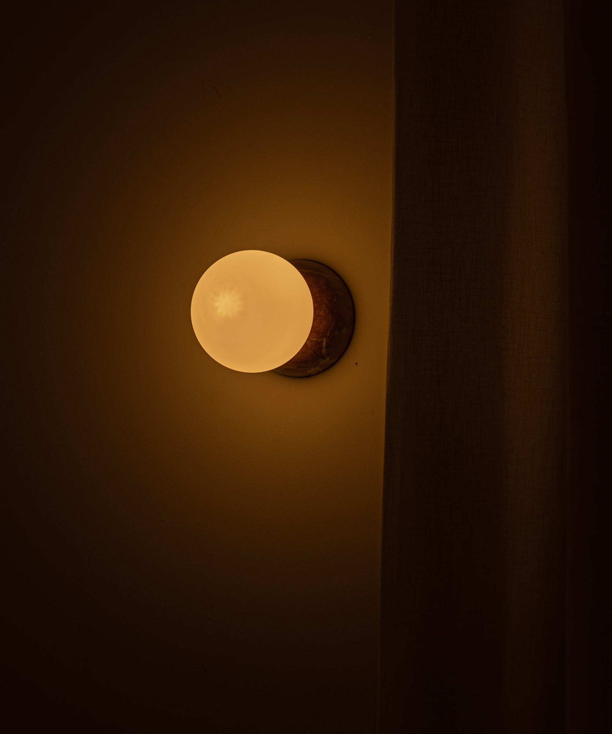 Eklipso Sconce