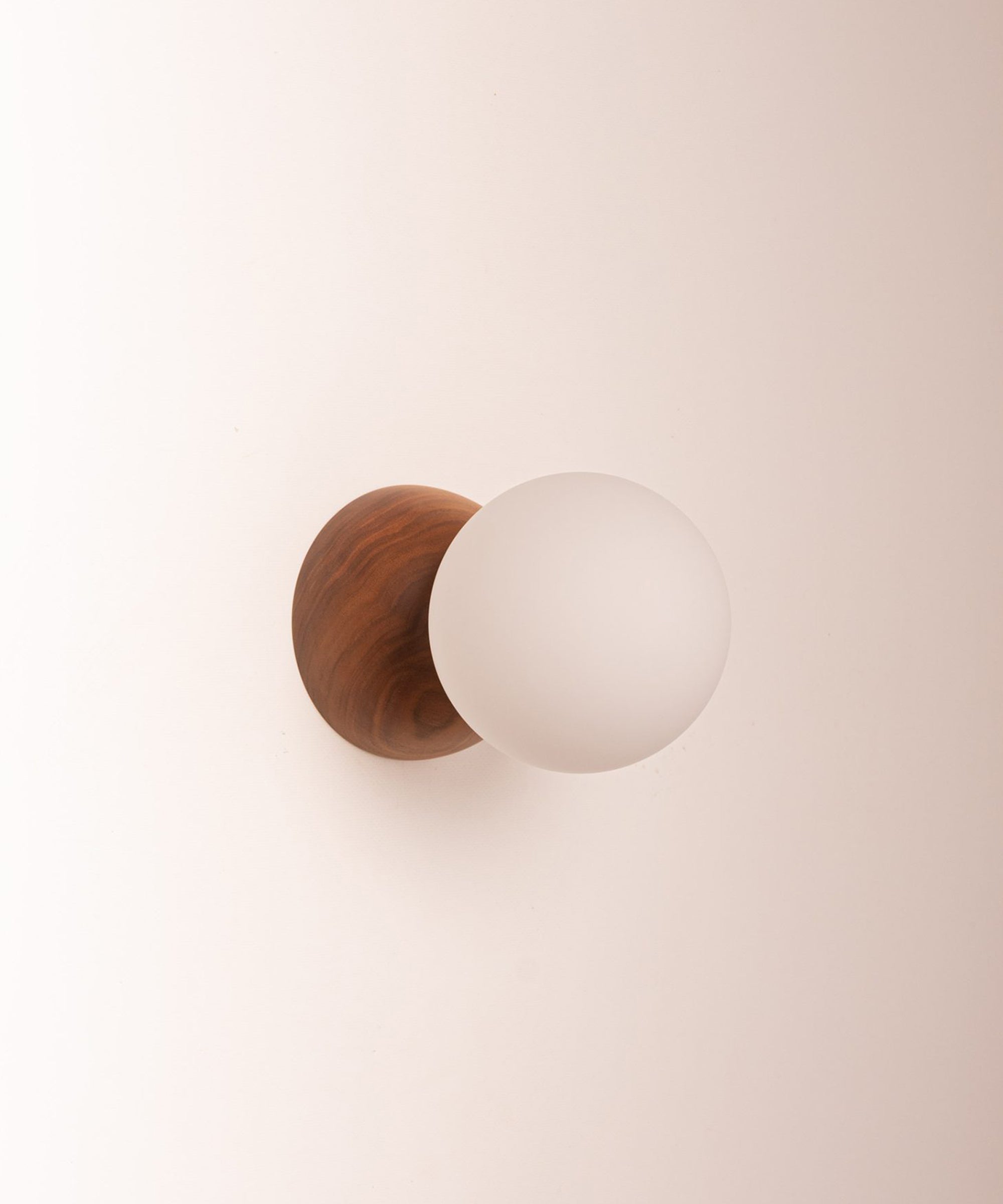 Eklipso Sconce