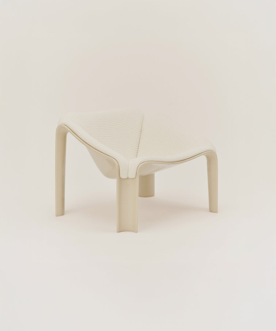 F300 Lounge Chair