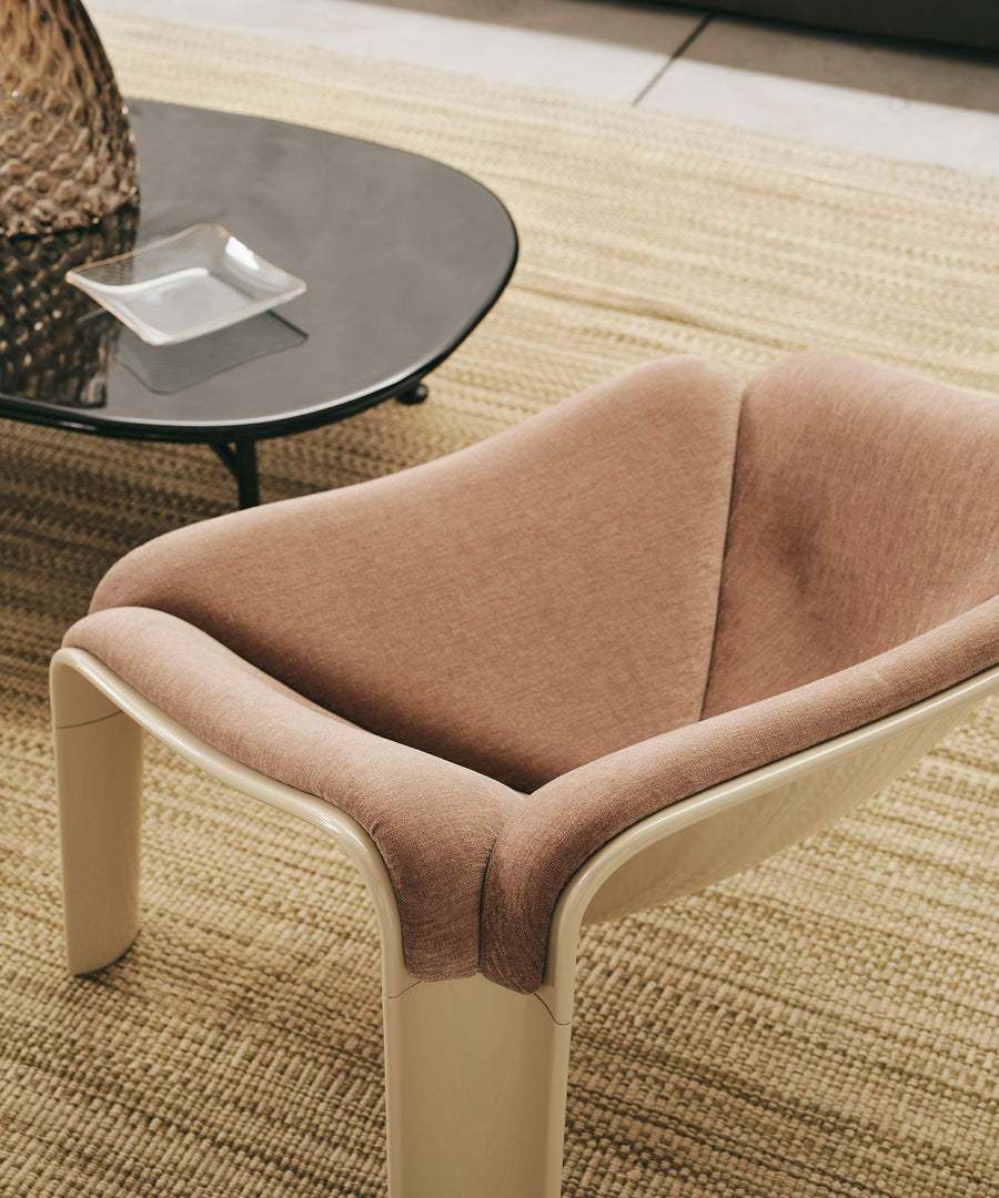 F300 Lounge Chair
