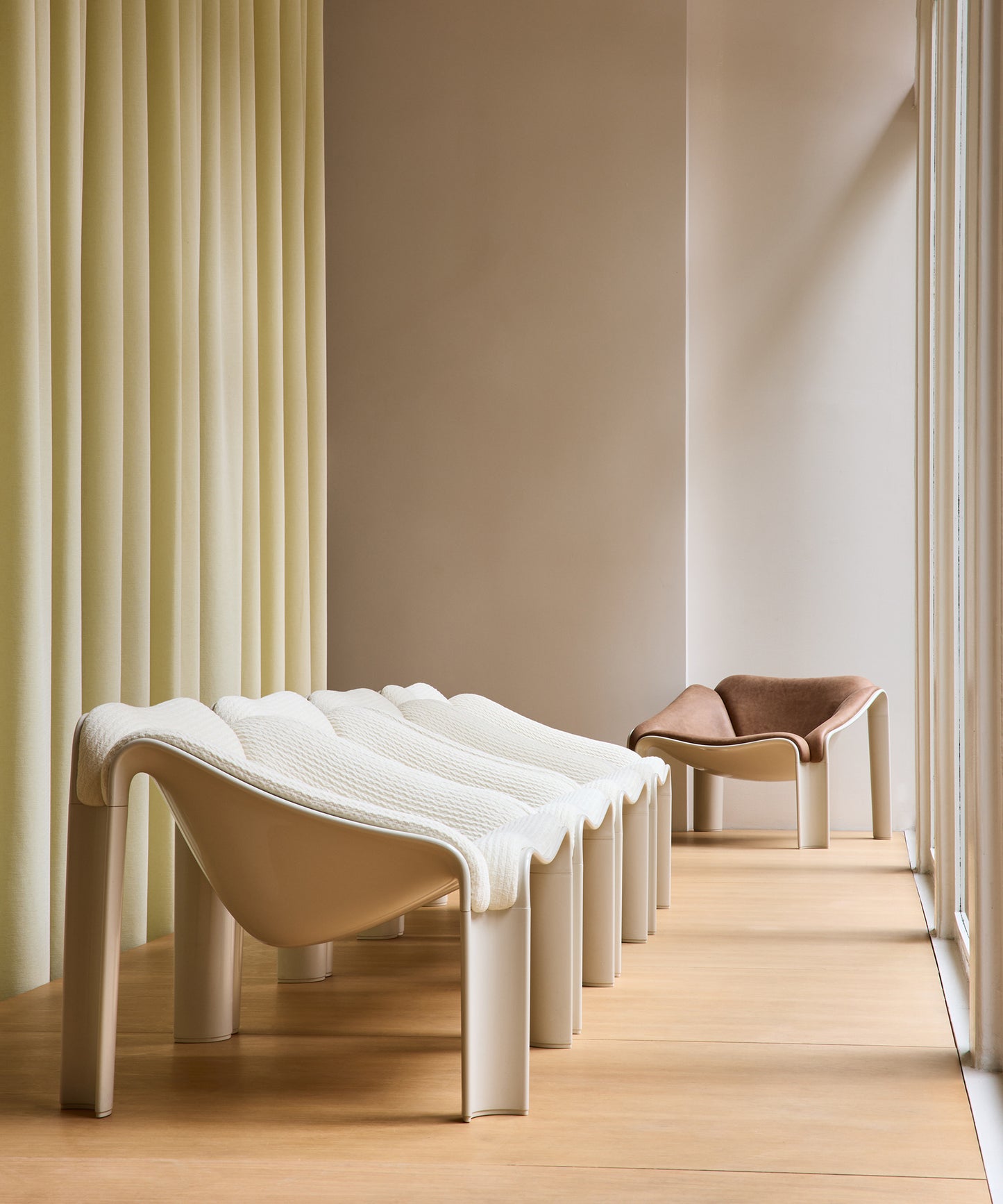 F300 Lounge Chair