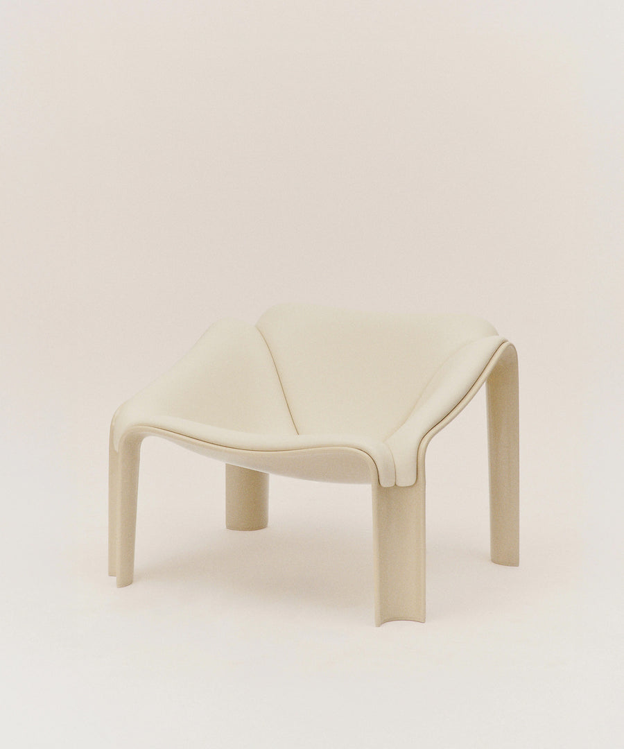 F300 Lounge Chair