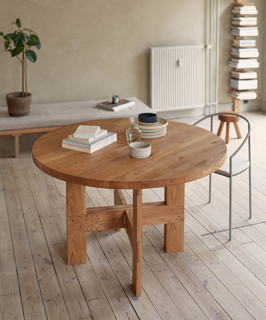 Farmhouse Round Trestle Table