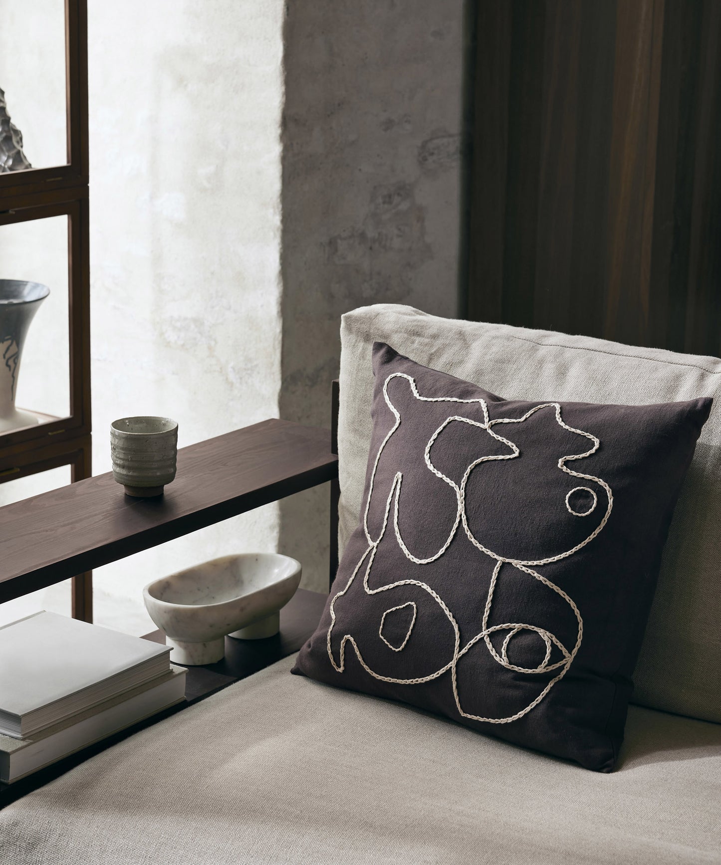 figure-cushion-04