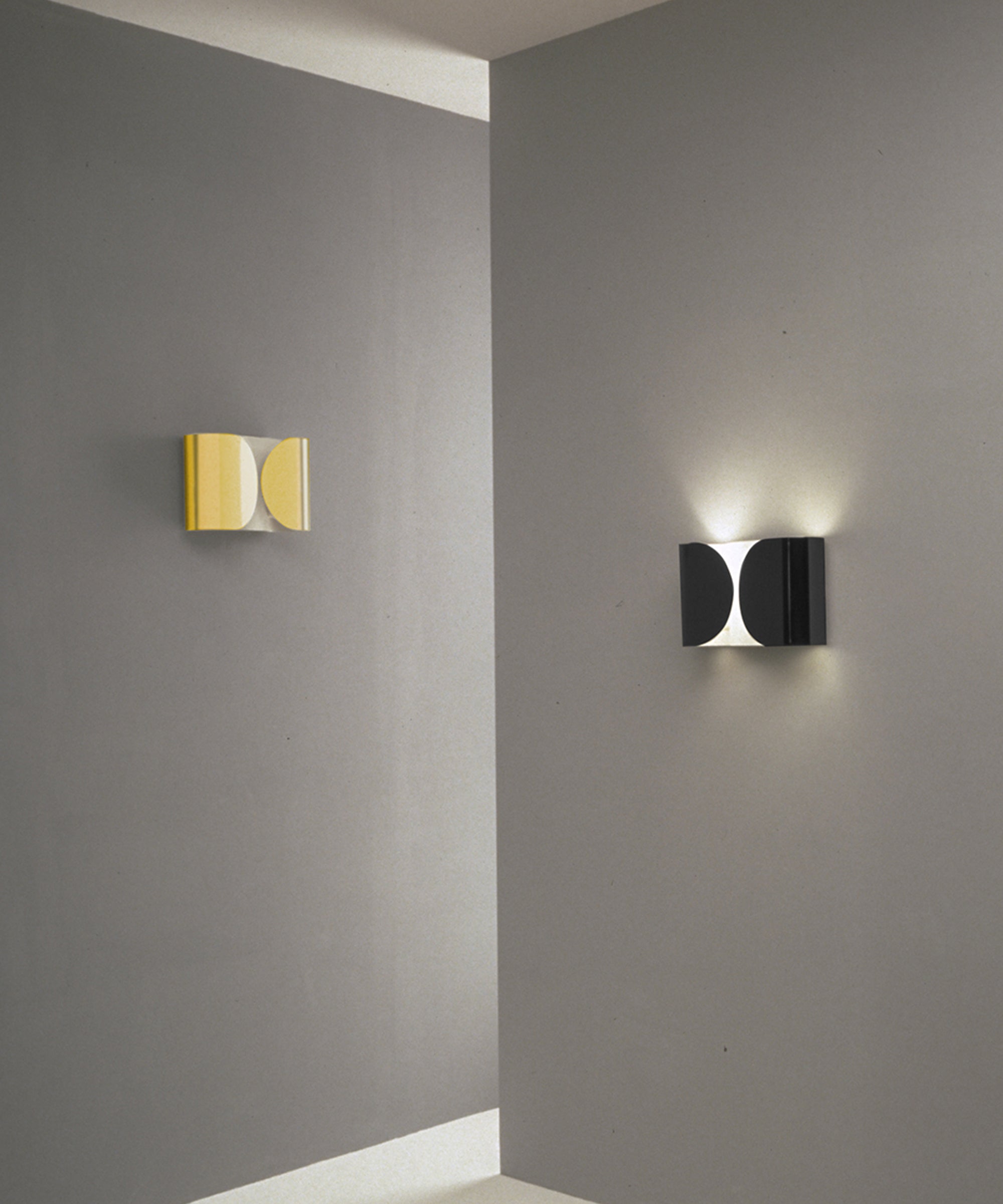 Foglio Wall Lamp