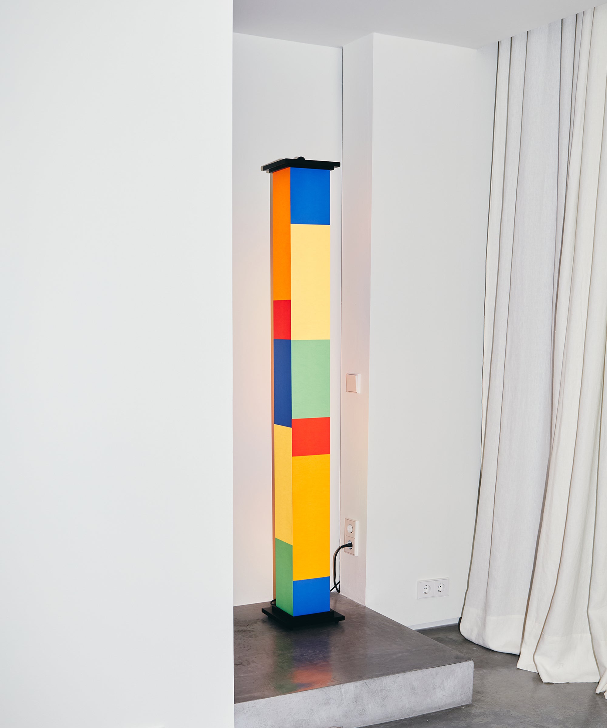 La Bella Durmiente Floor Lamp