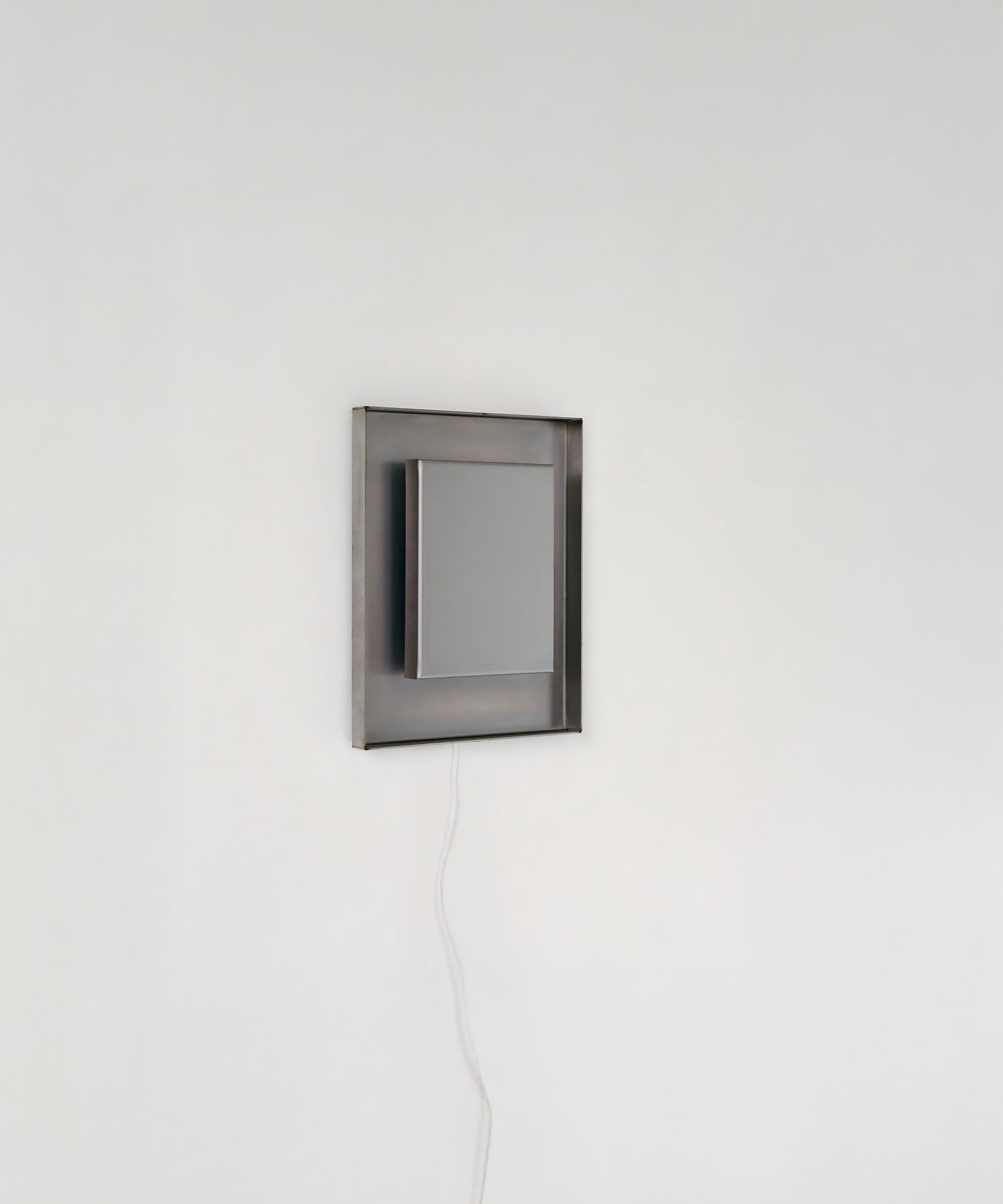Mira Sconce
