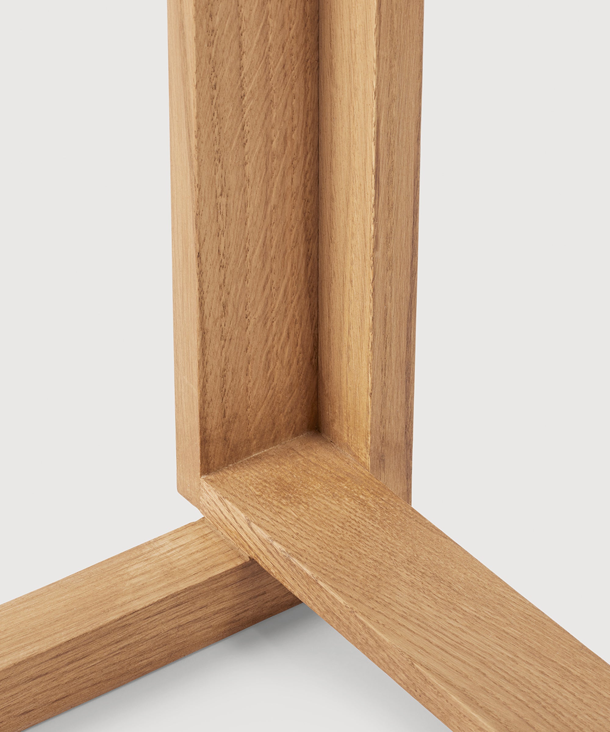 Outline Chair