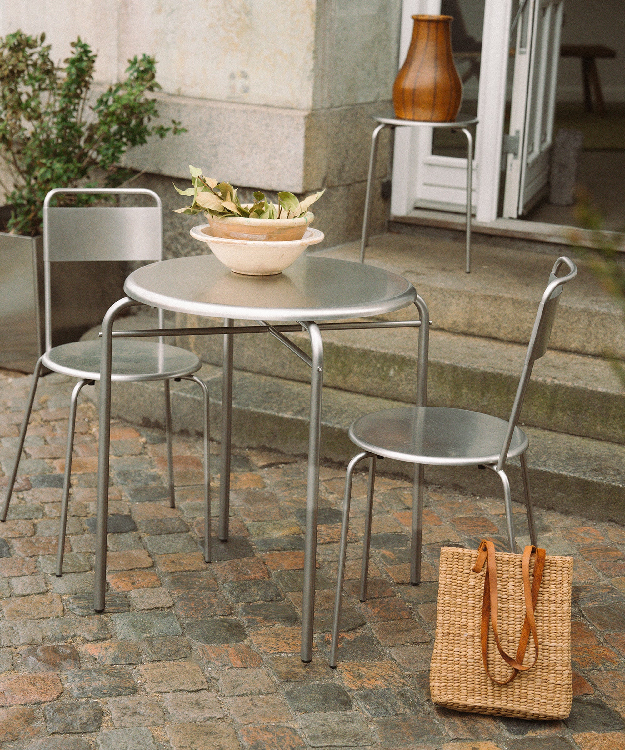 Petit Rond Table