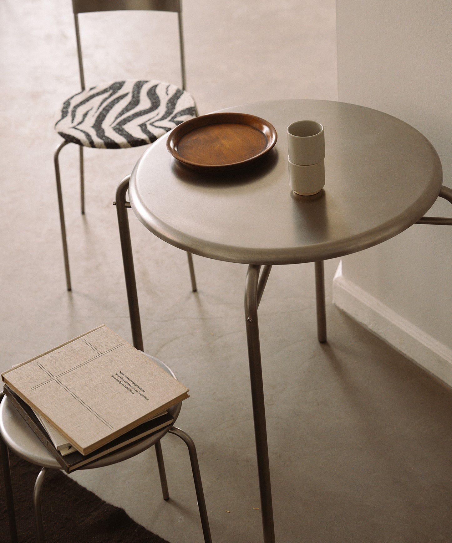 Petit Rond Table