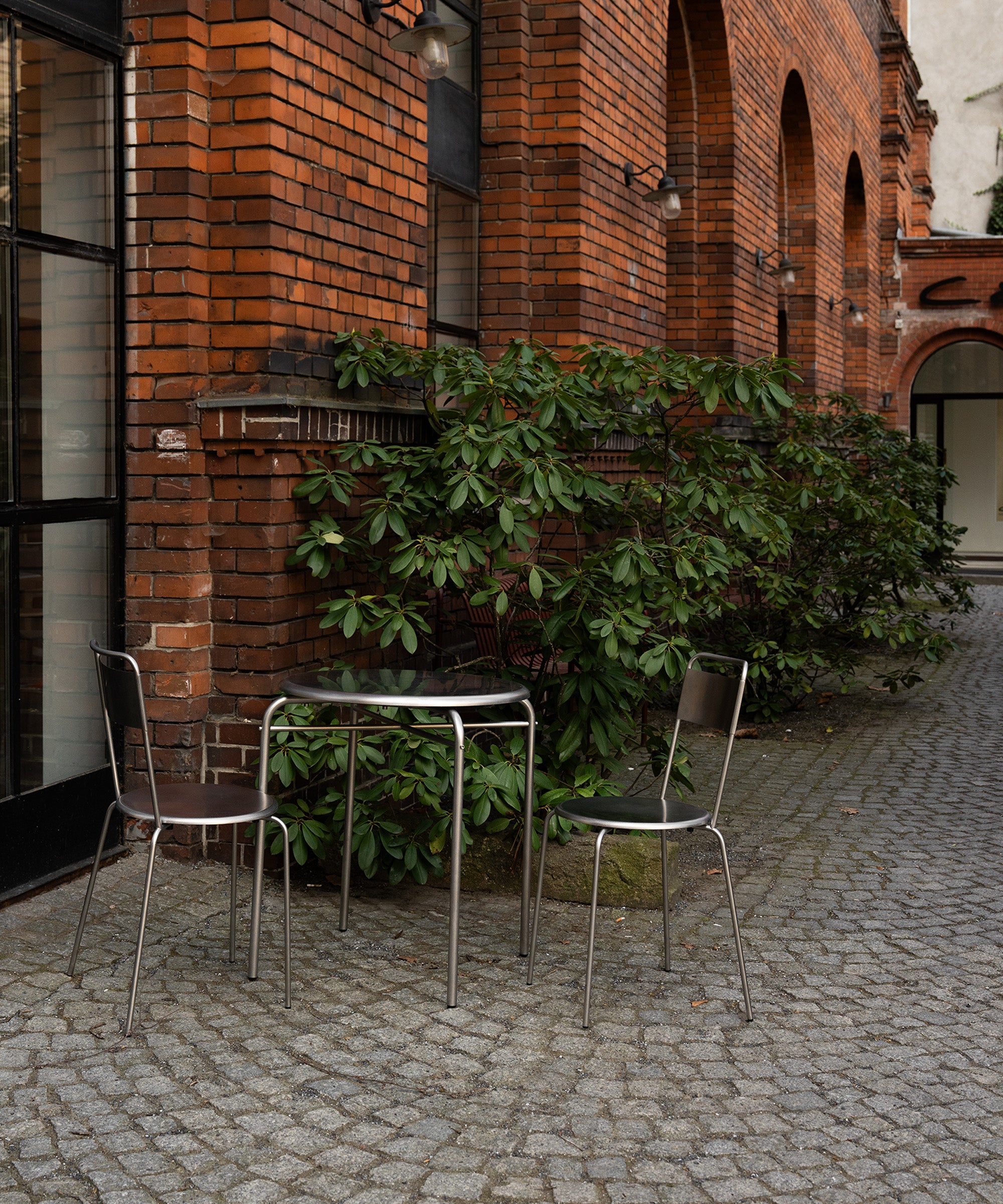 Petit Rond Table