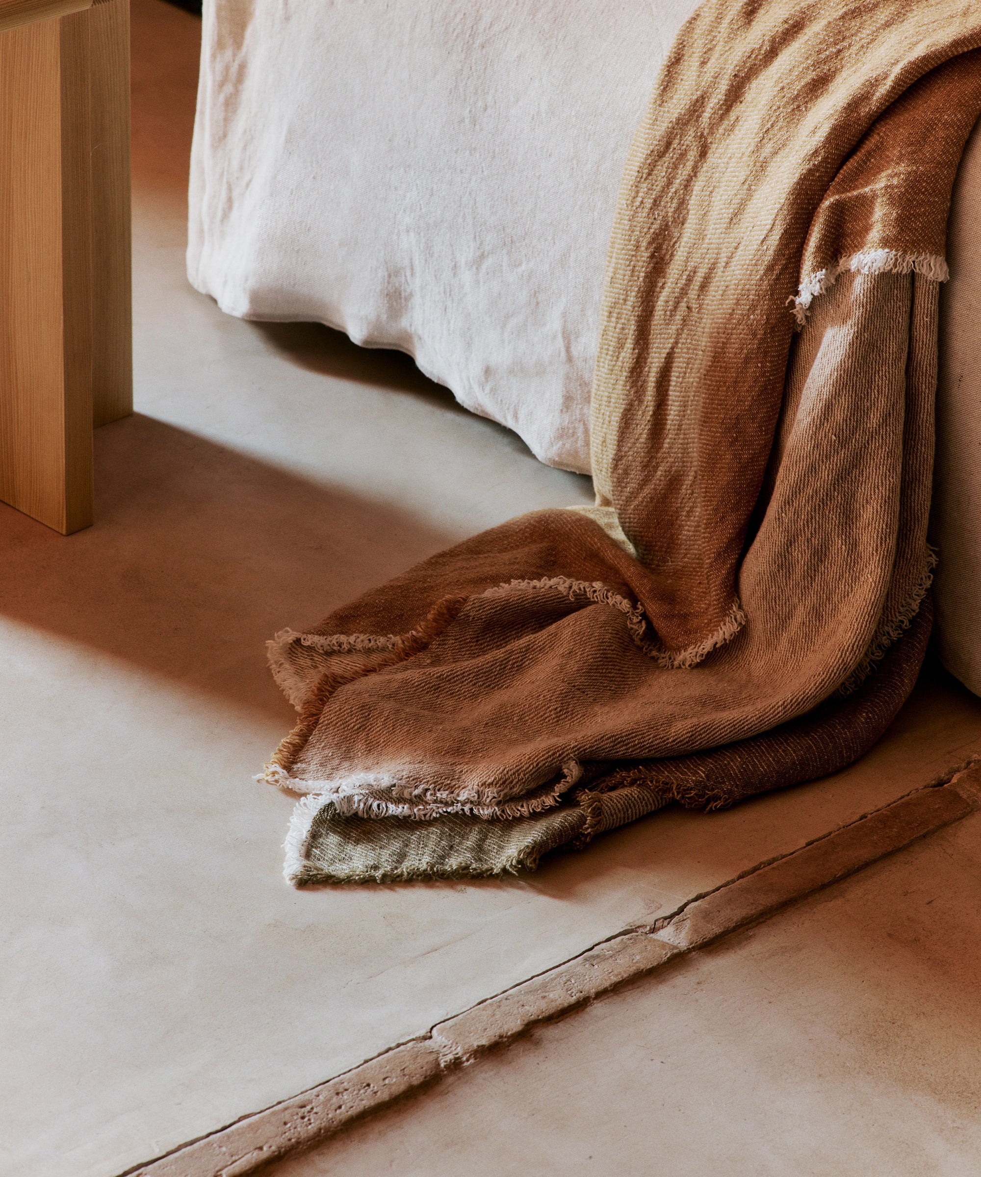 Pila Linen Throw