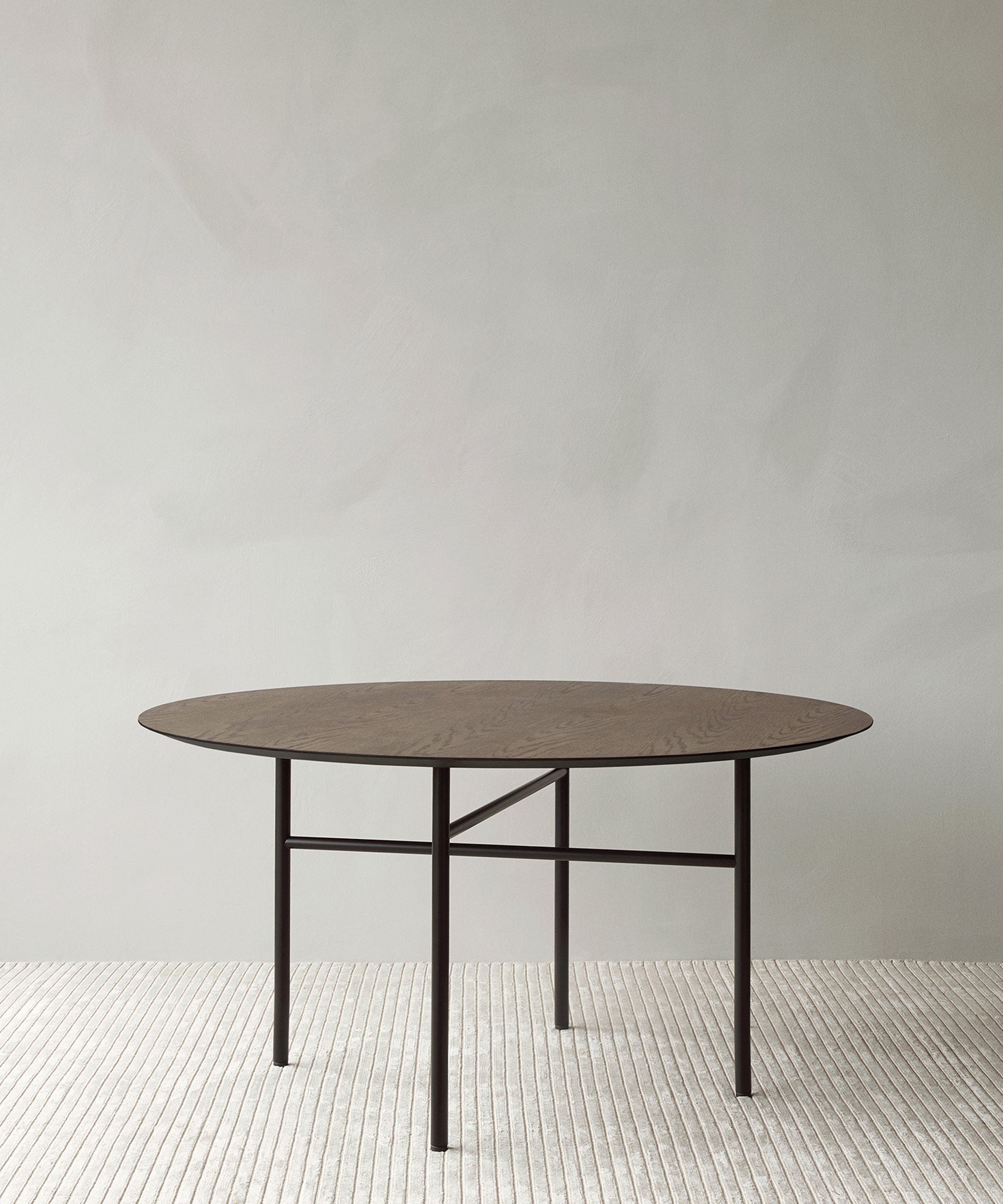 Snaregade Dining Table