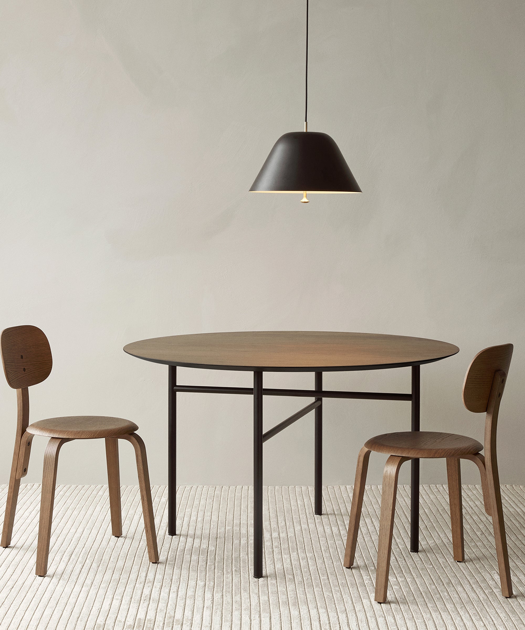 Snaregade Dining Table