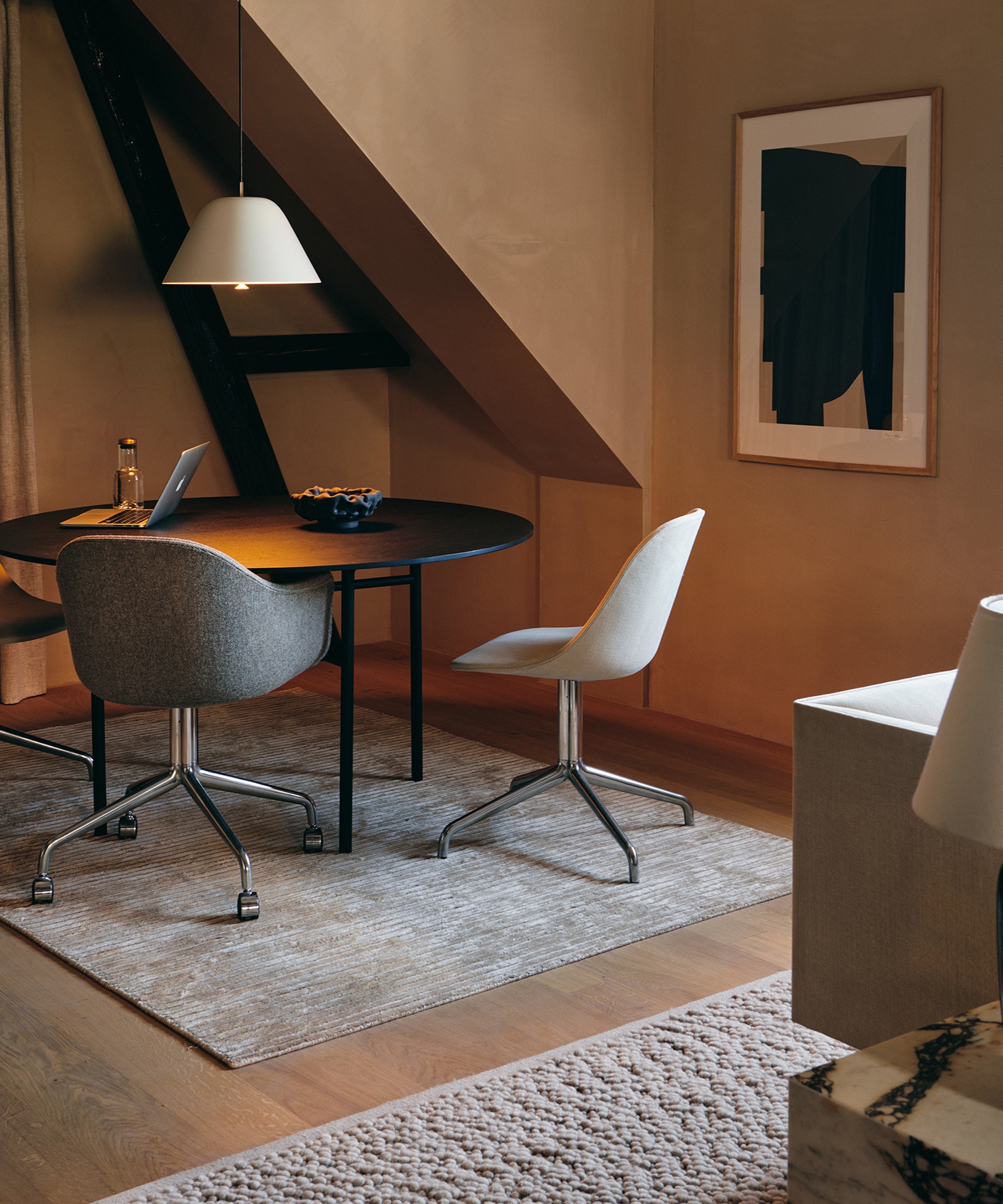 Snaregade Dining Table