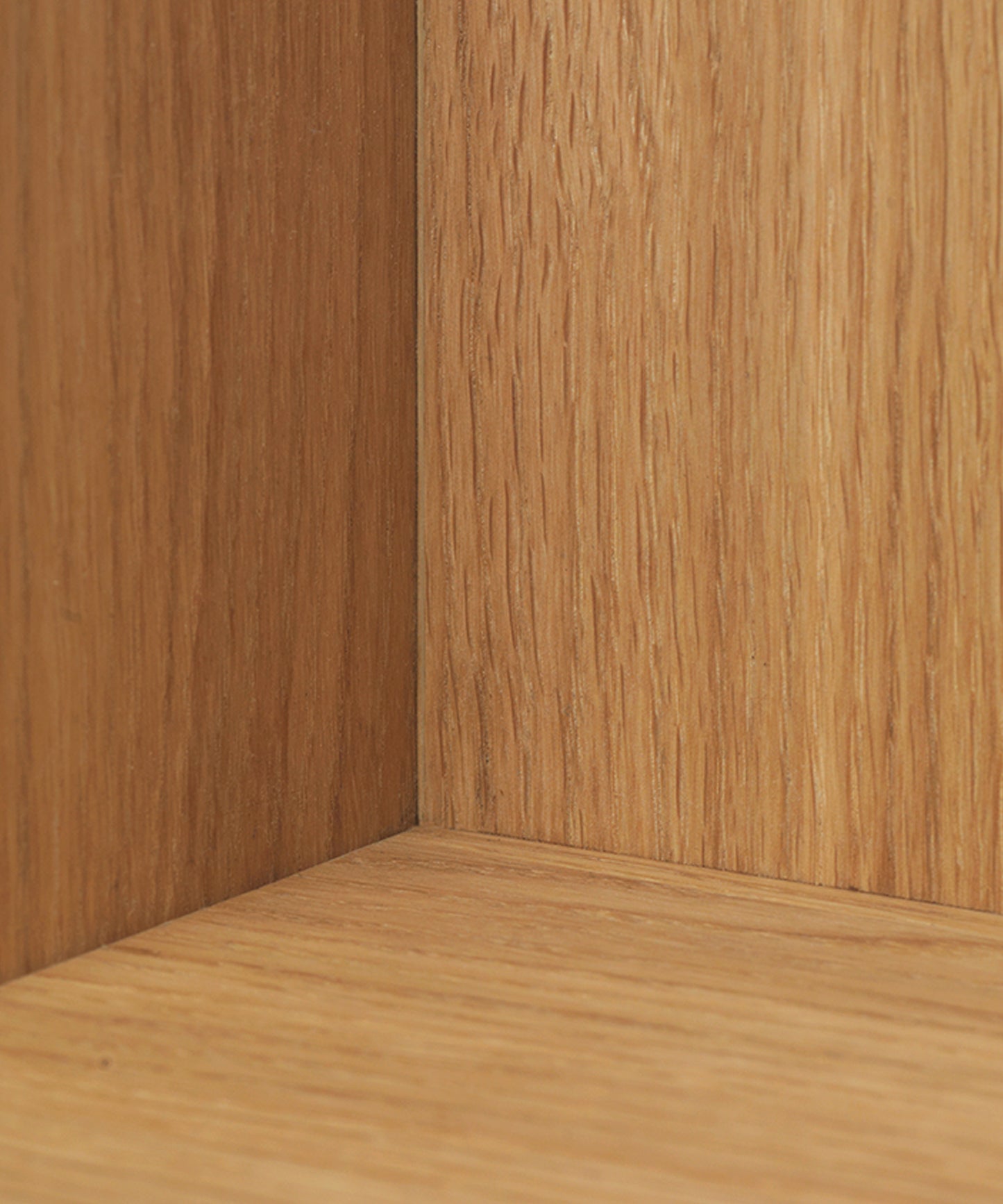 Stagger Shelf
