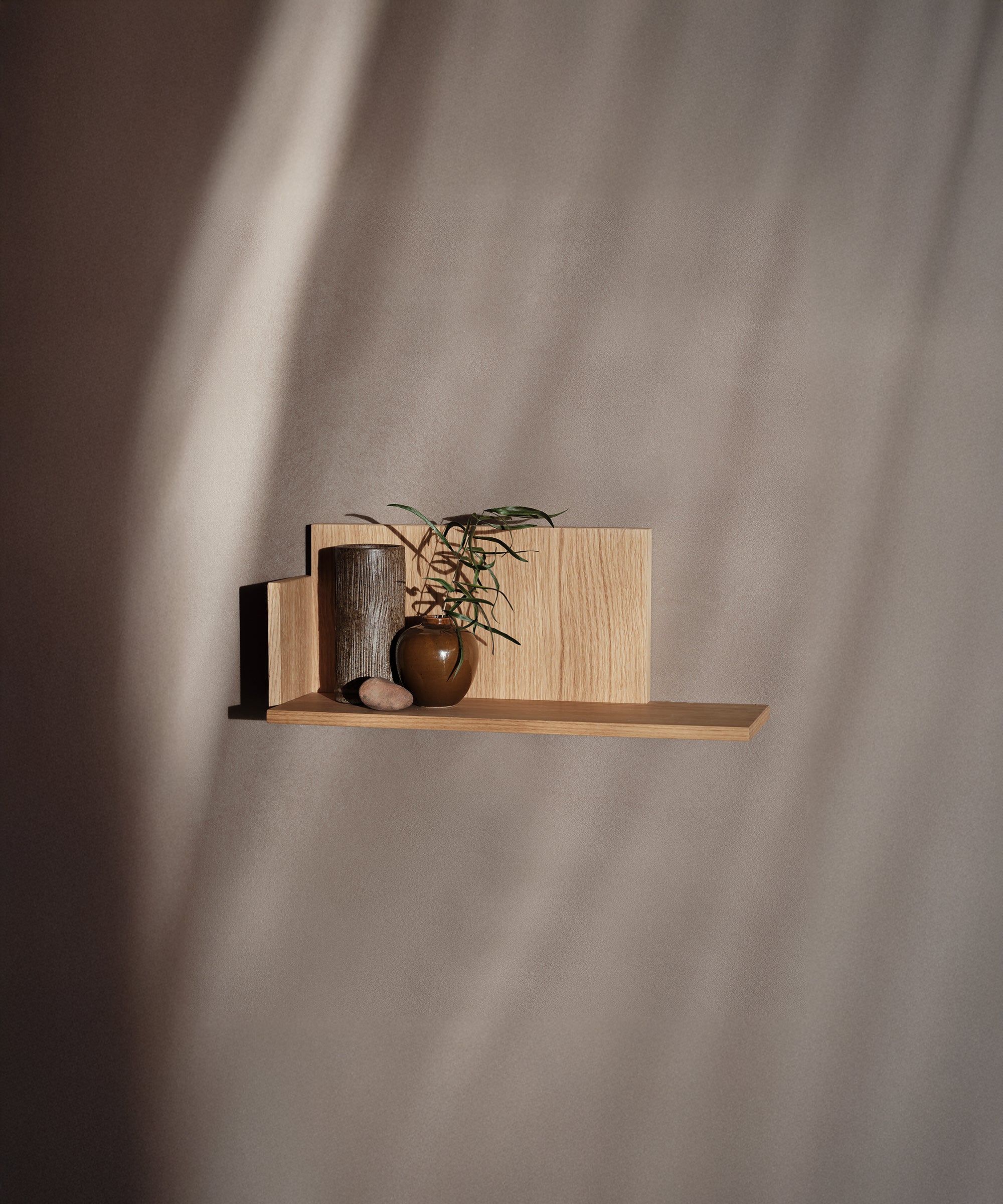 Stagger Shelf