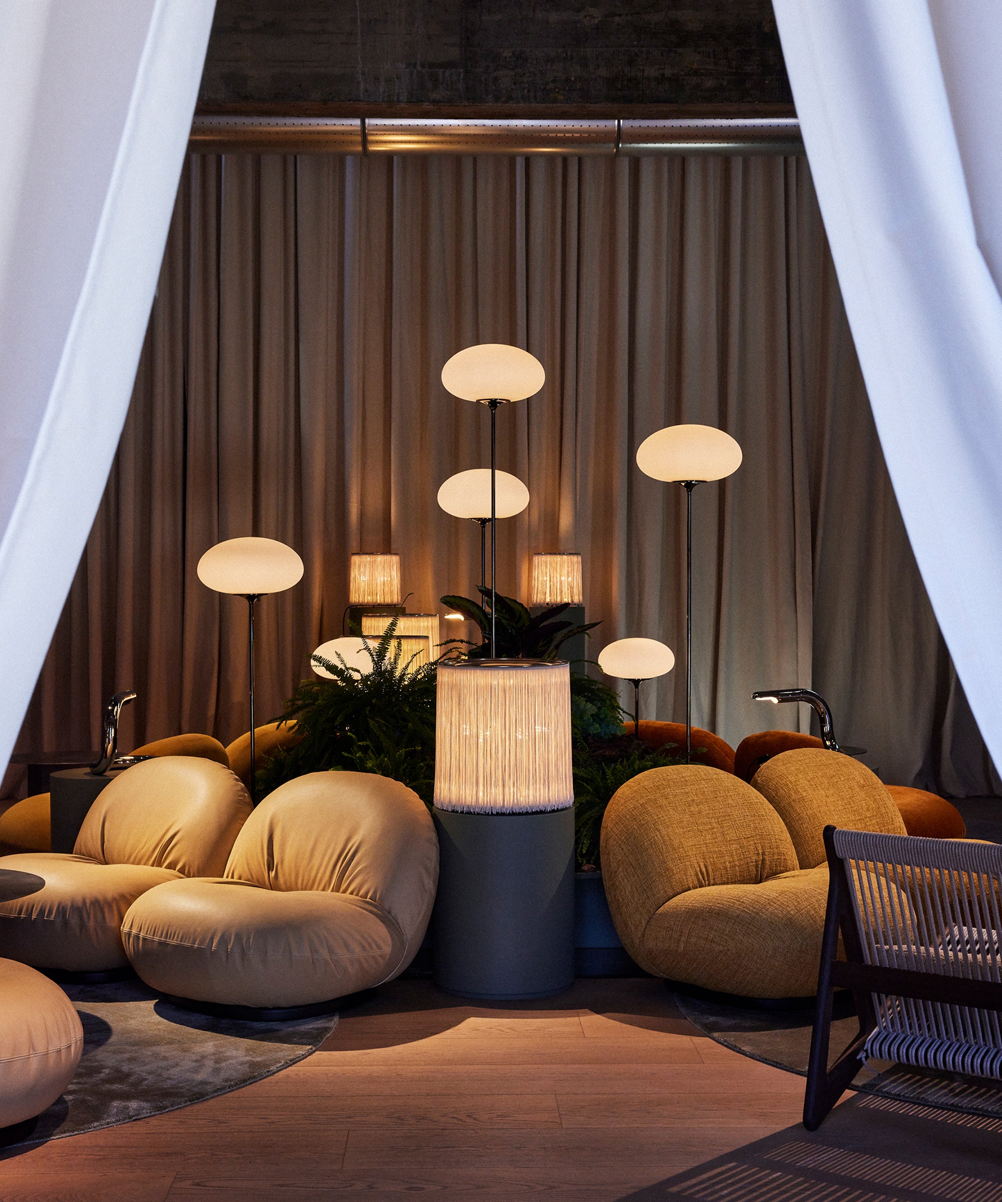 Stemlite Floor Lamp