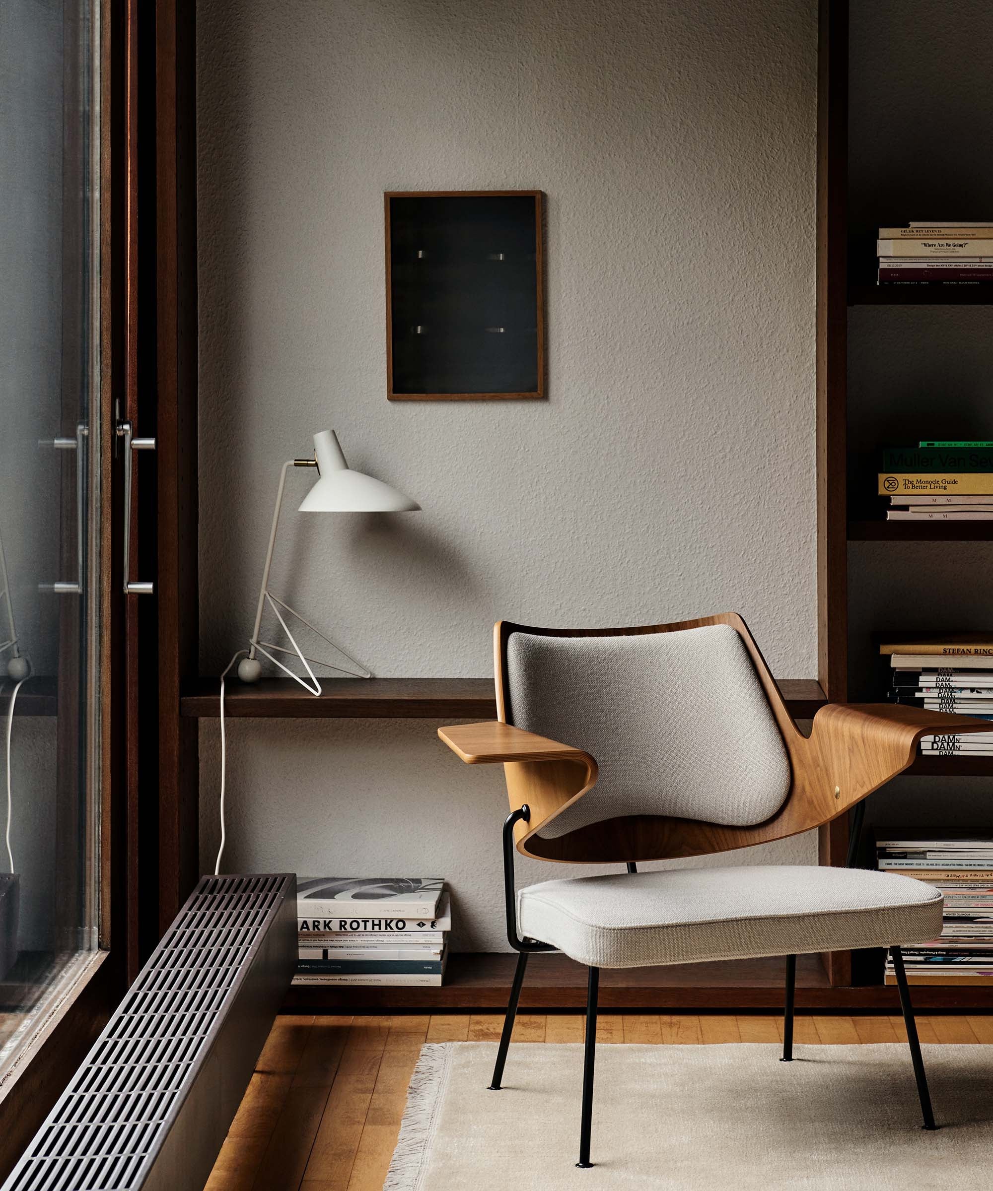 Tripod Table Lamp HM9