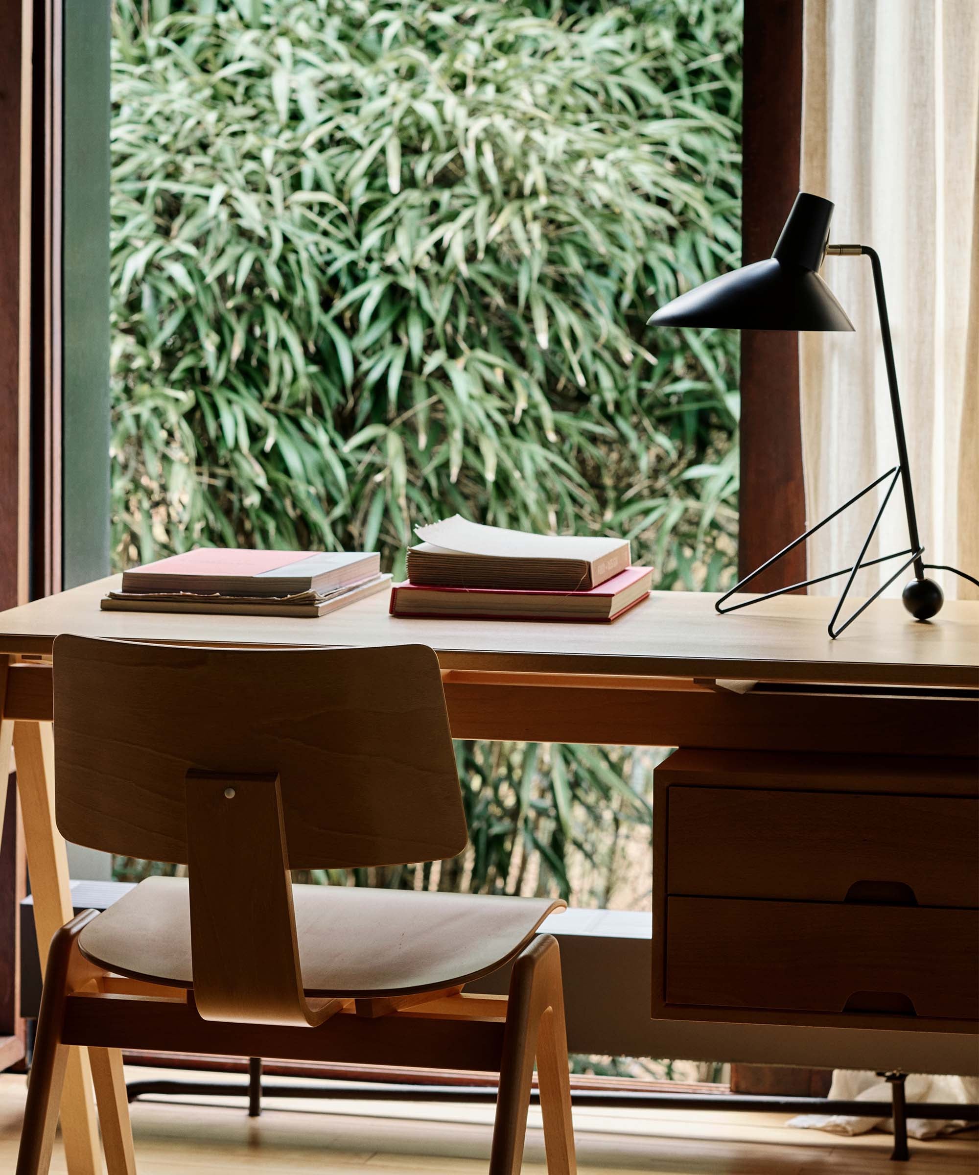 Tripod Table Lamp HM9
