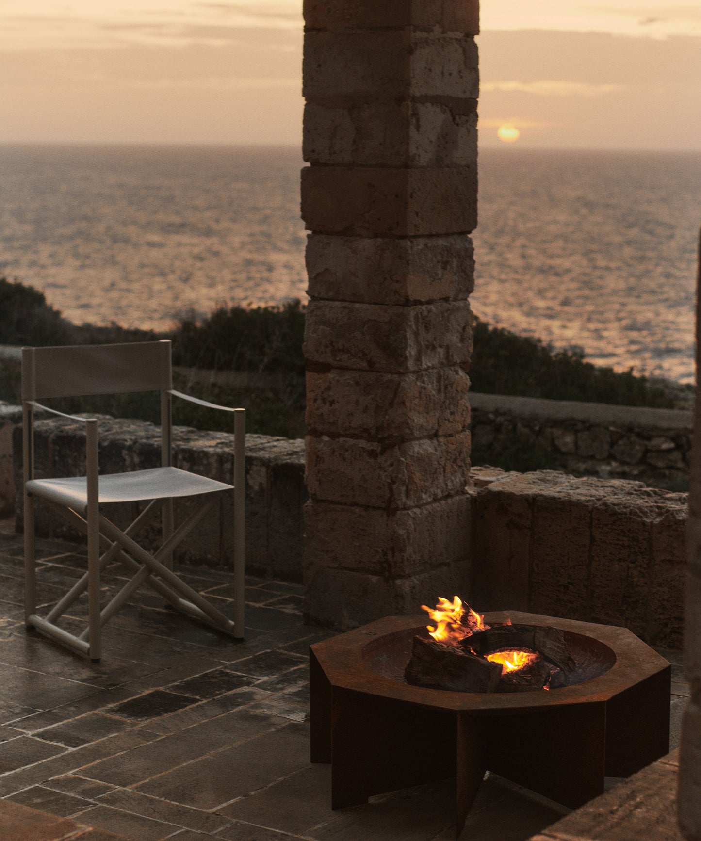 Voya Folding Chair