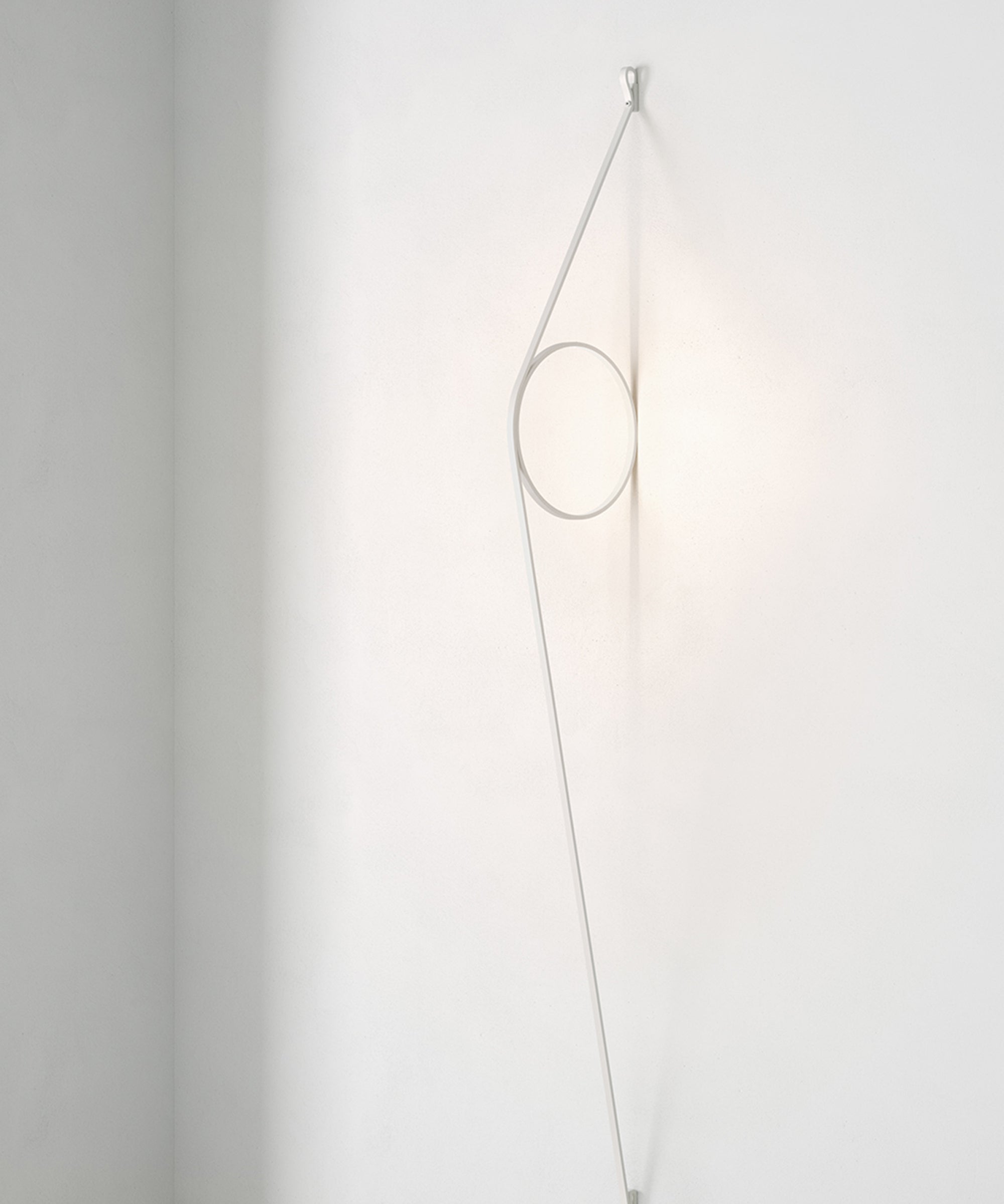 Wirering Wall Lamp