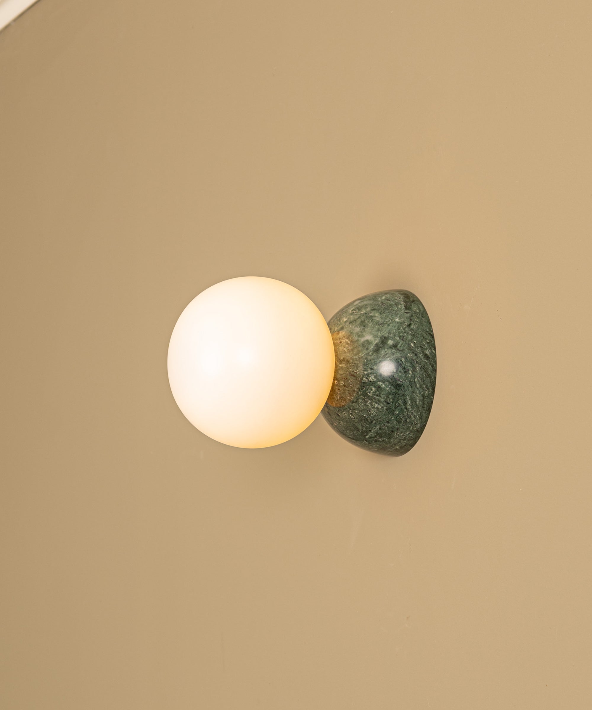 Eklipso Sconce