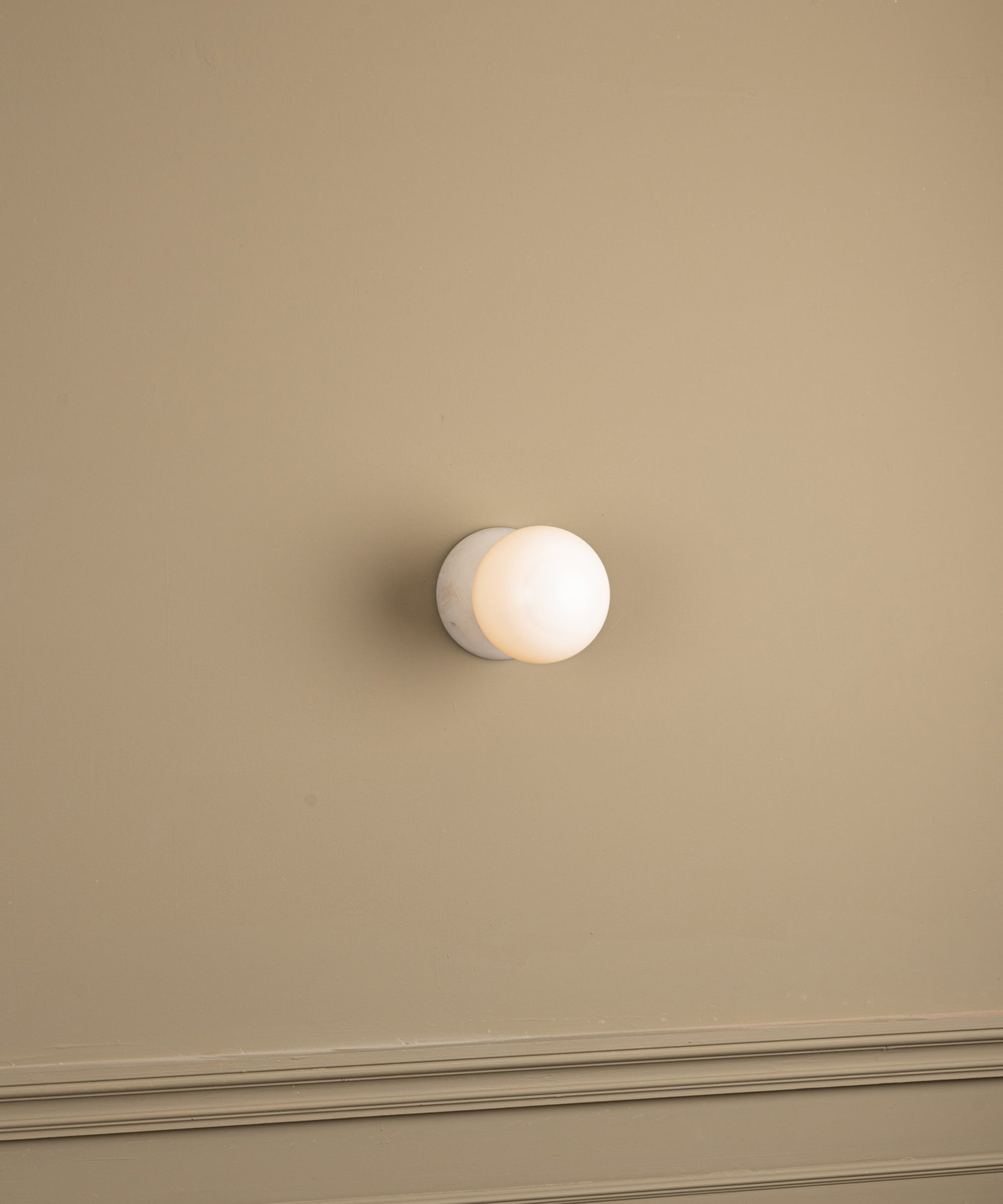 Eklipso Sconce