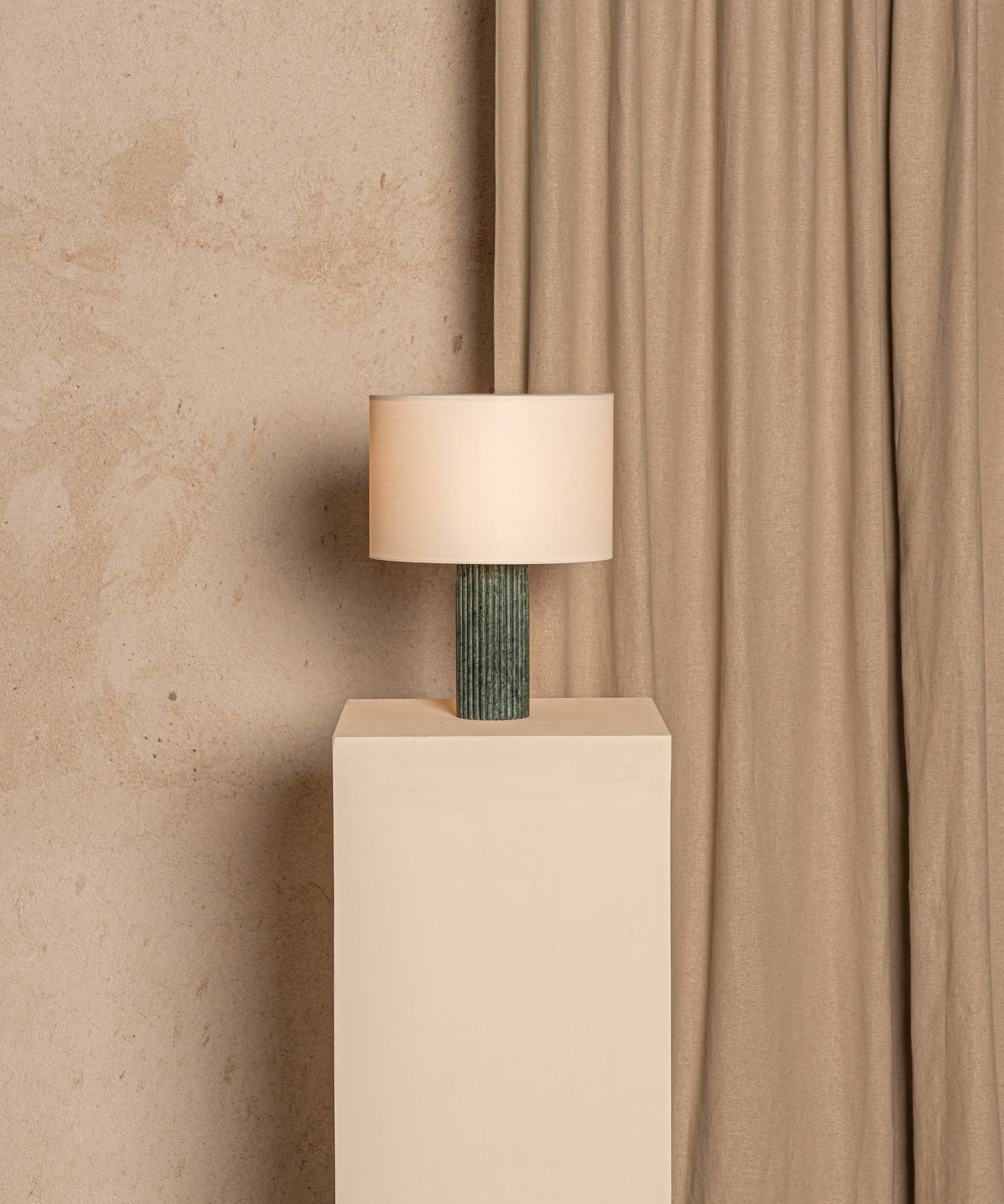 Flutita Table Lamp