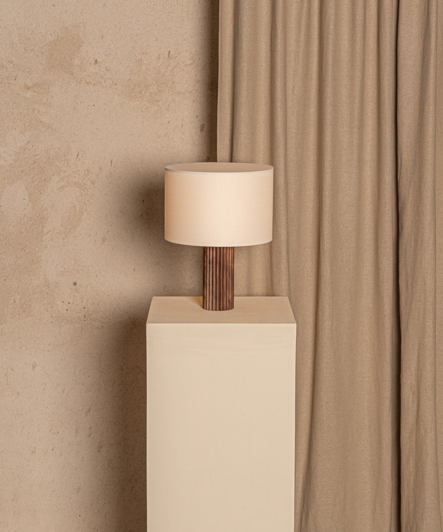 Flutita Table Lamp