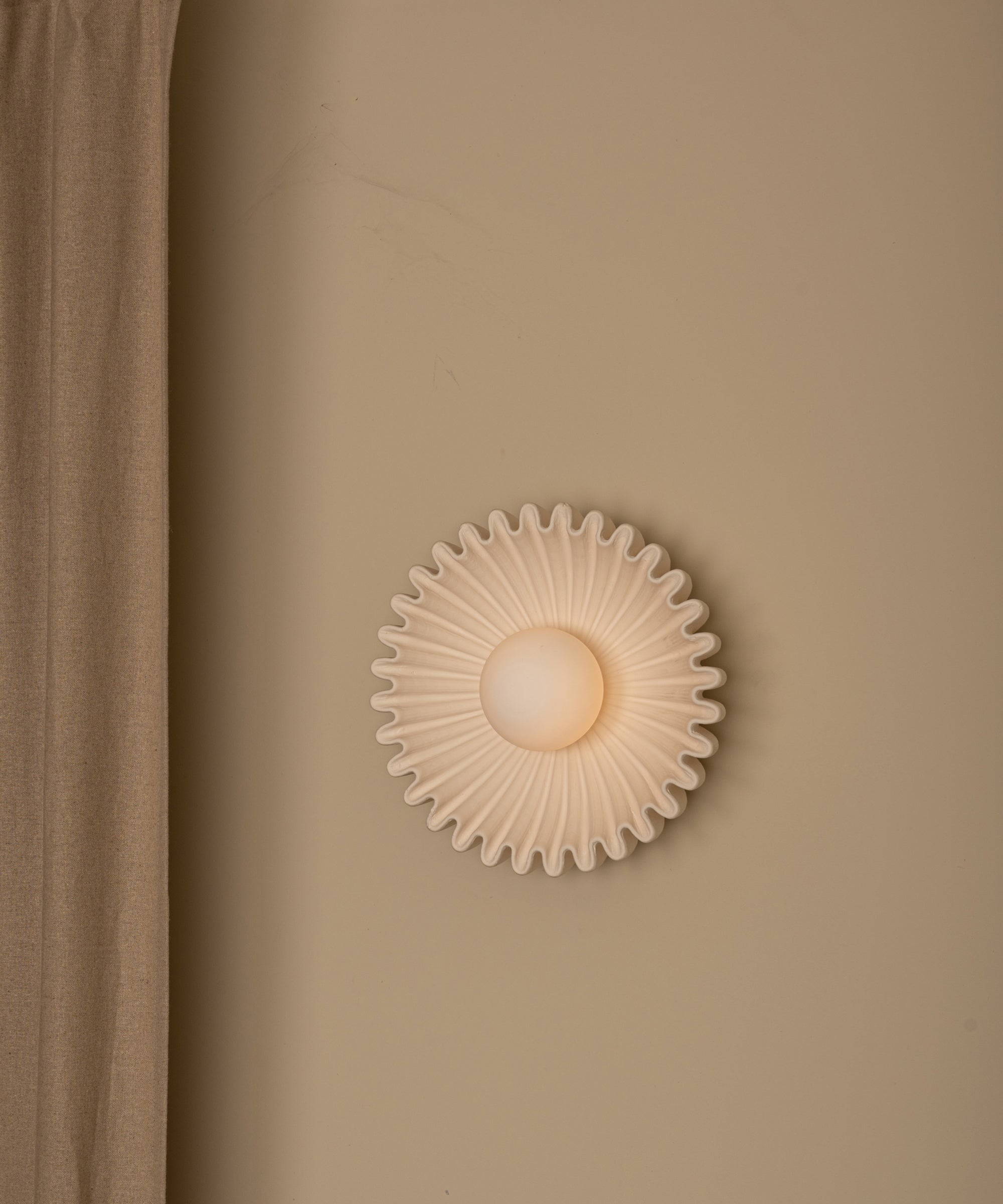 Ostro Sconce