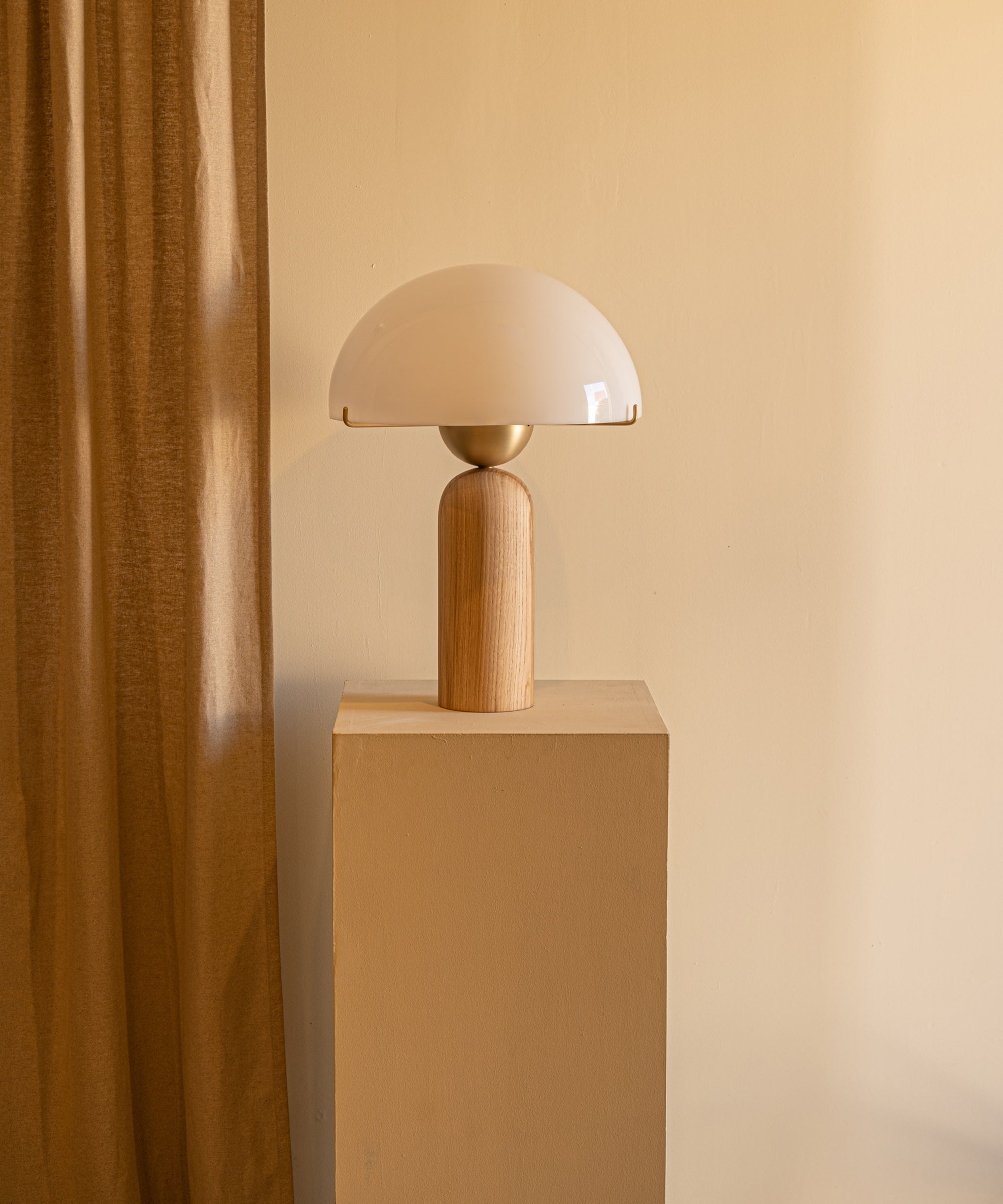 Peono Table Lamp