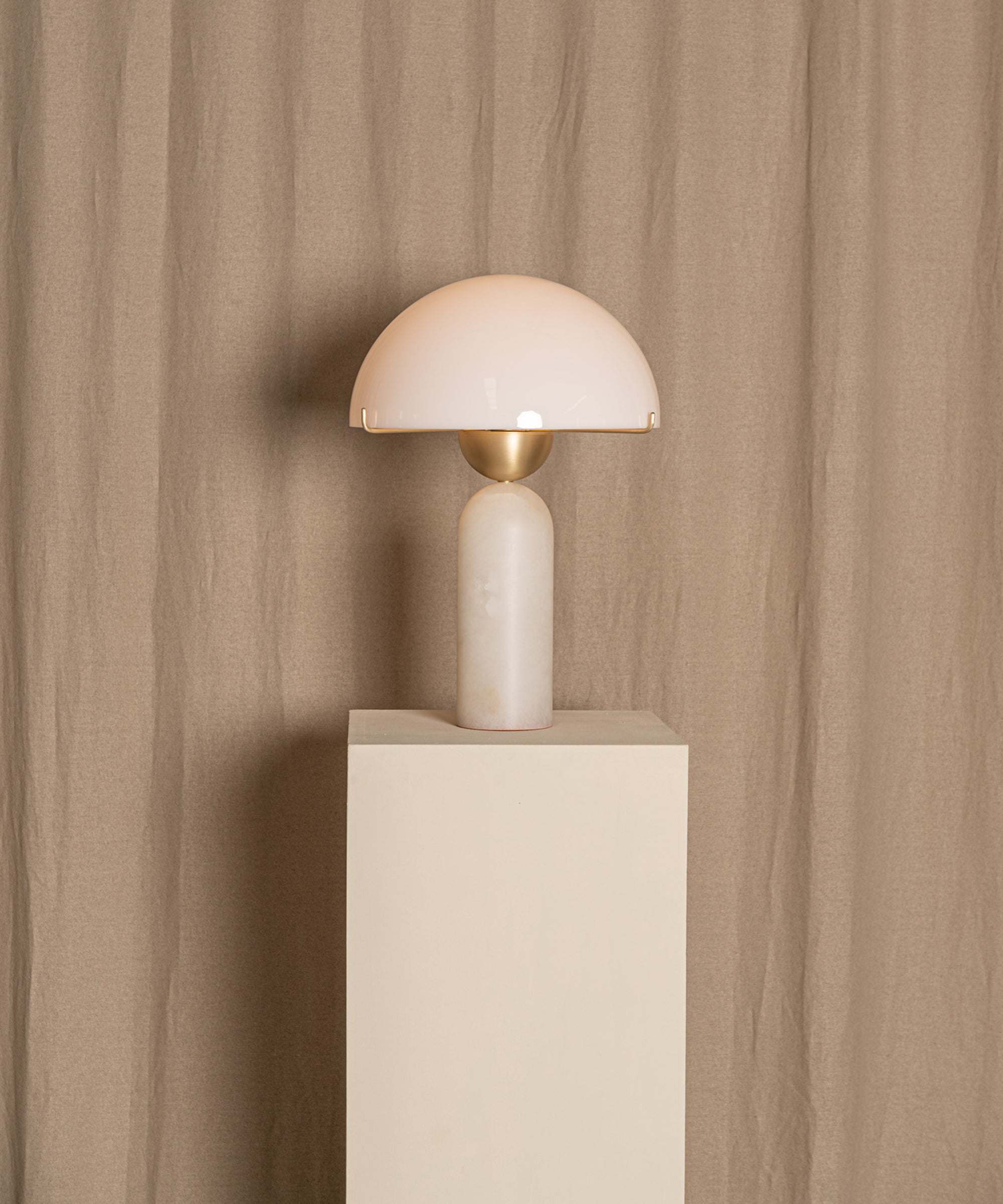 Peono Table Lamp