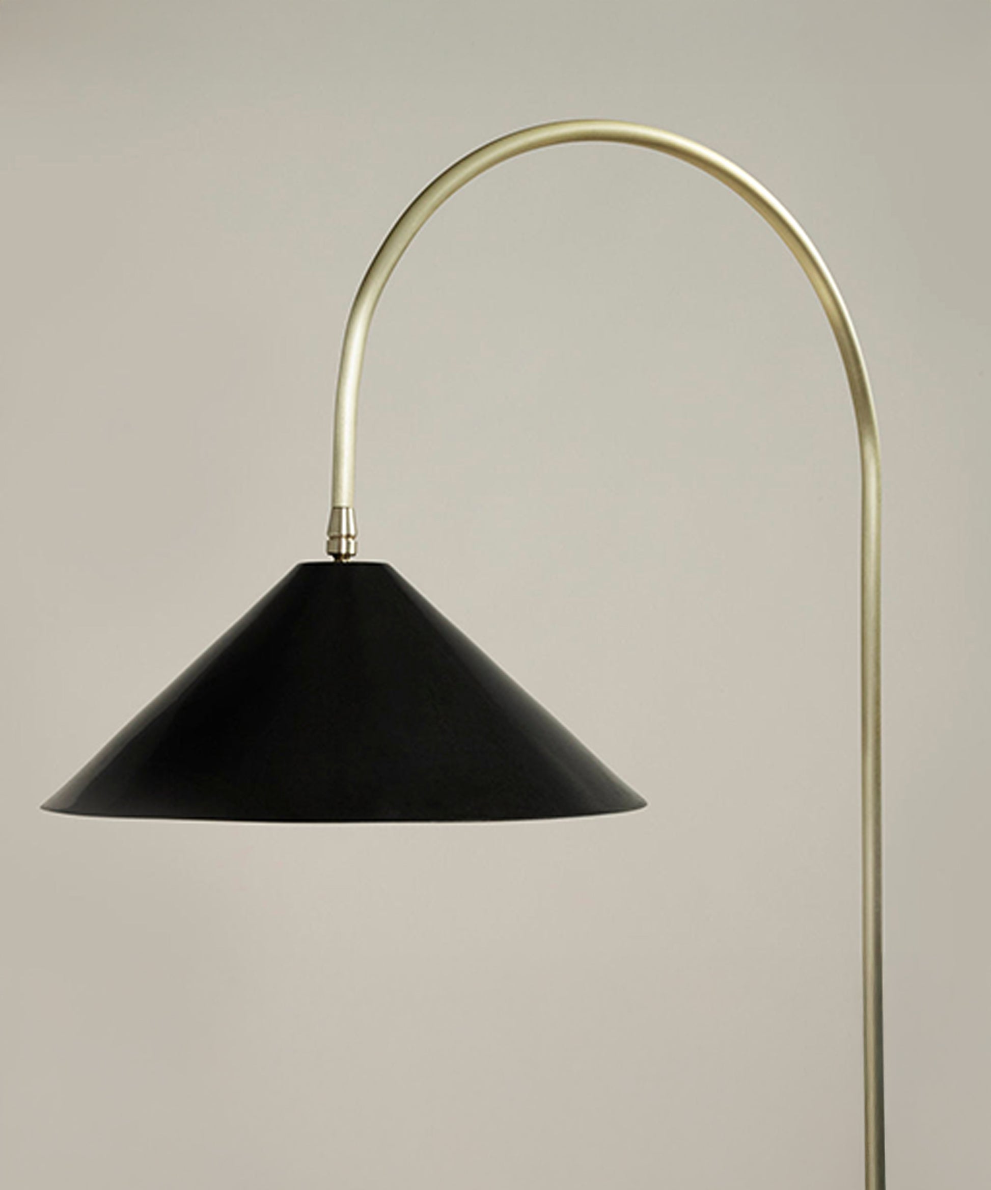 bishop-tall-floor-lamp-03
