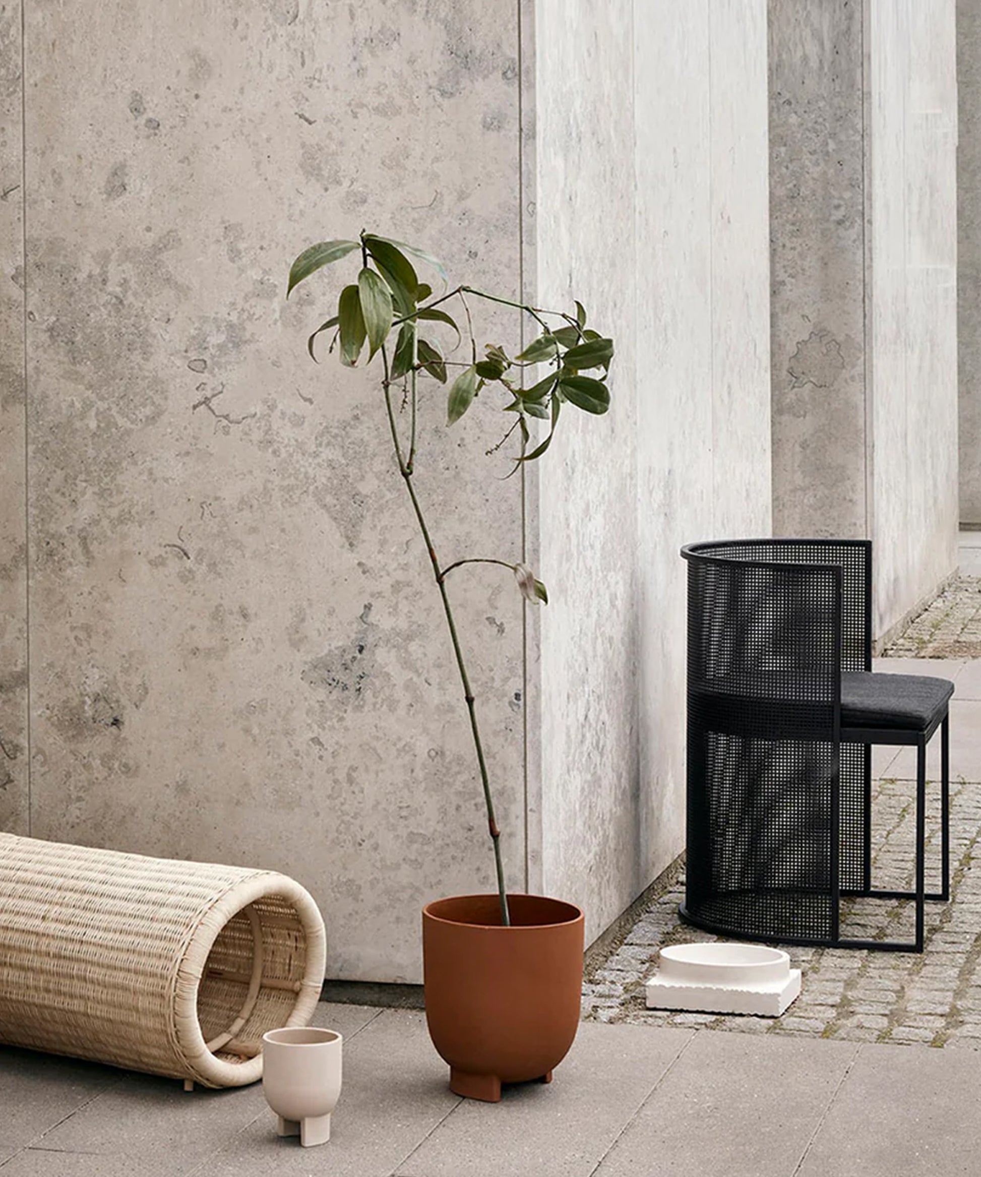 serene-flowerpot-03