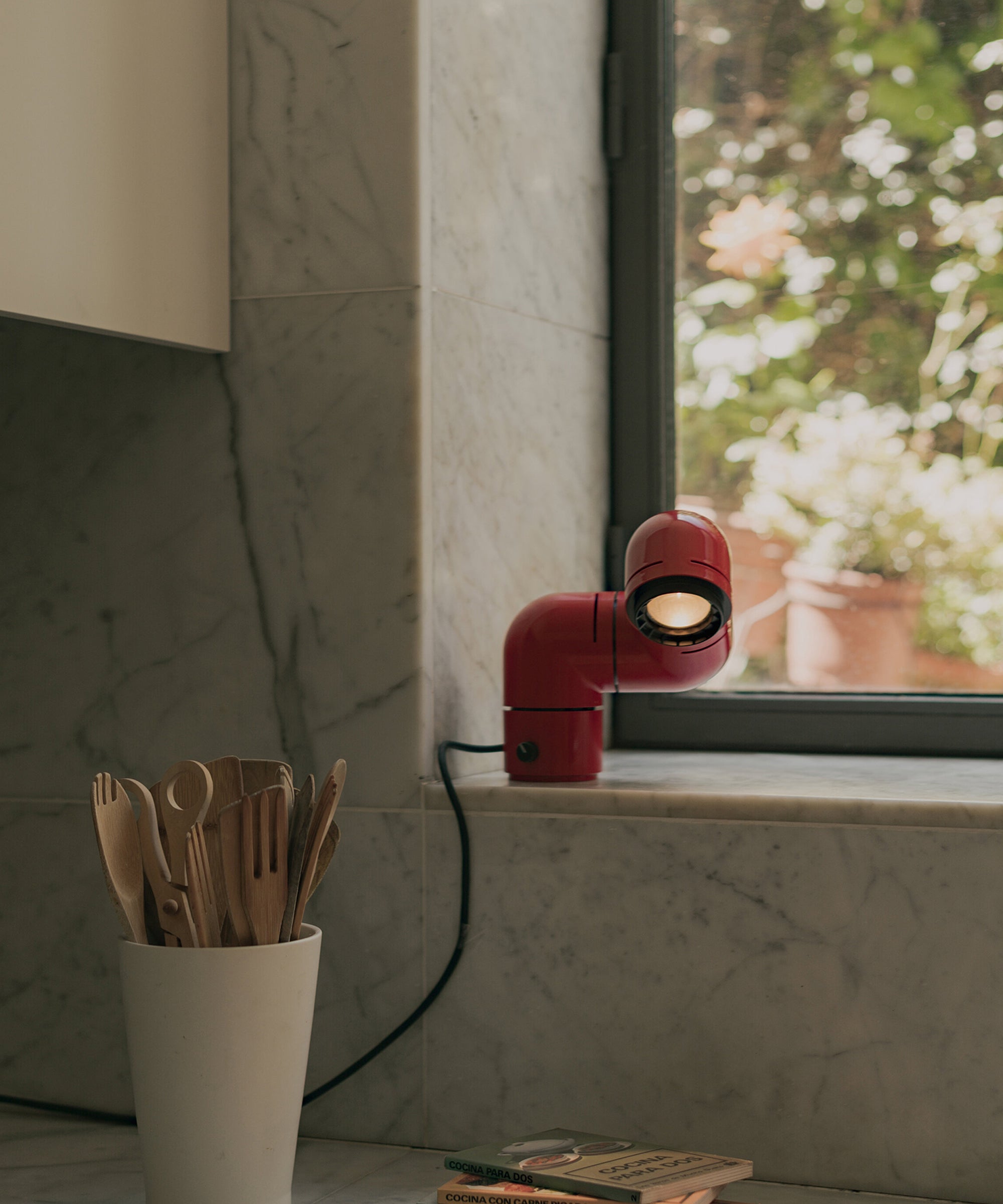 Tatu Table Lamp