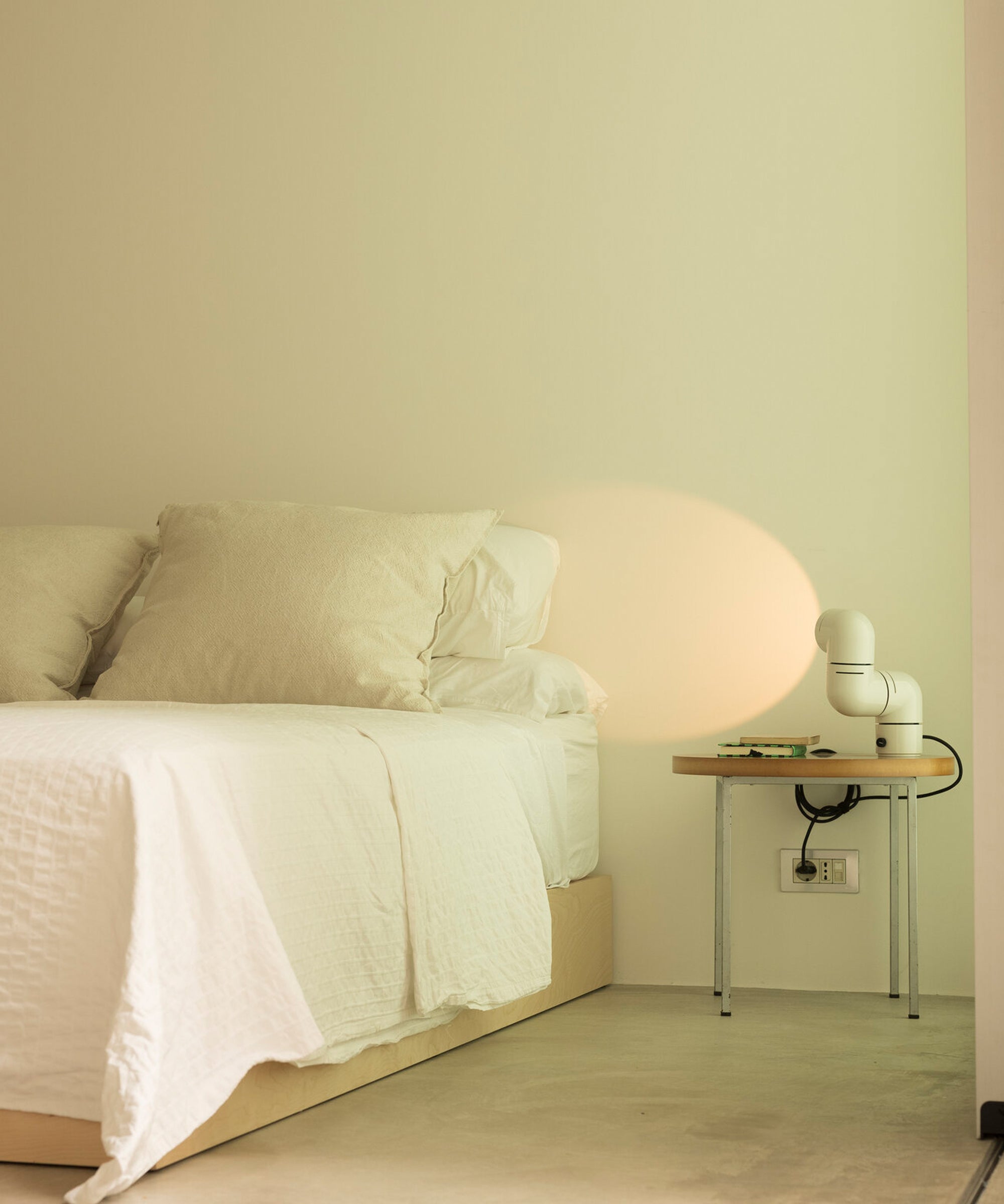 Tatu Table Lamp